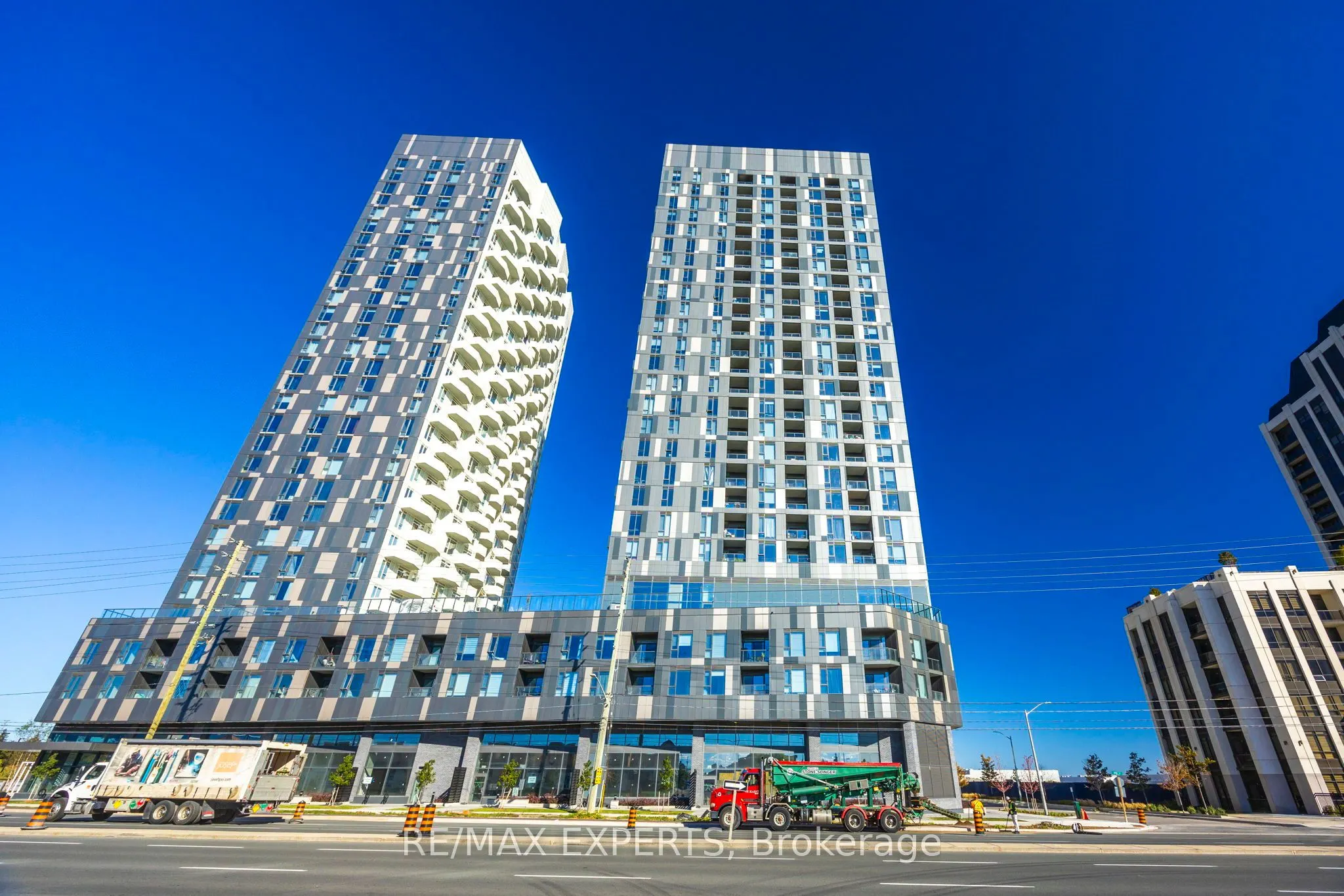 10 Abeja Street, #2521