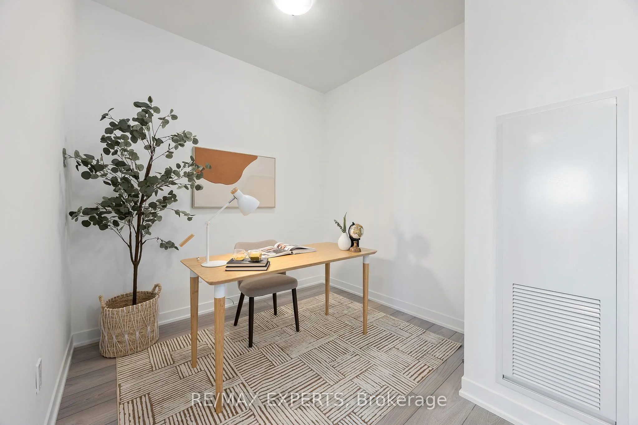 10 Abeja Street, #2521