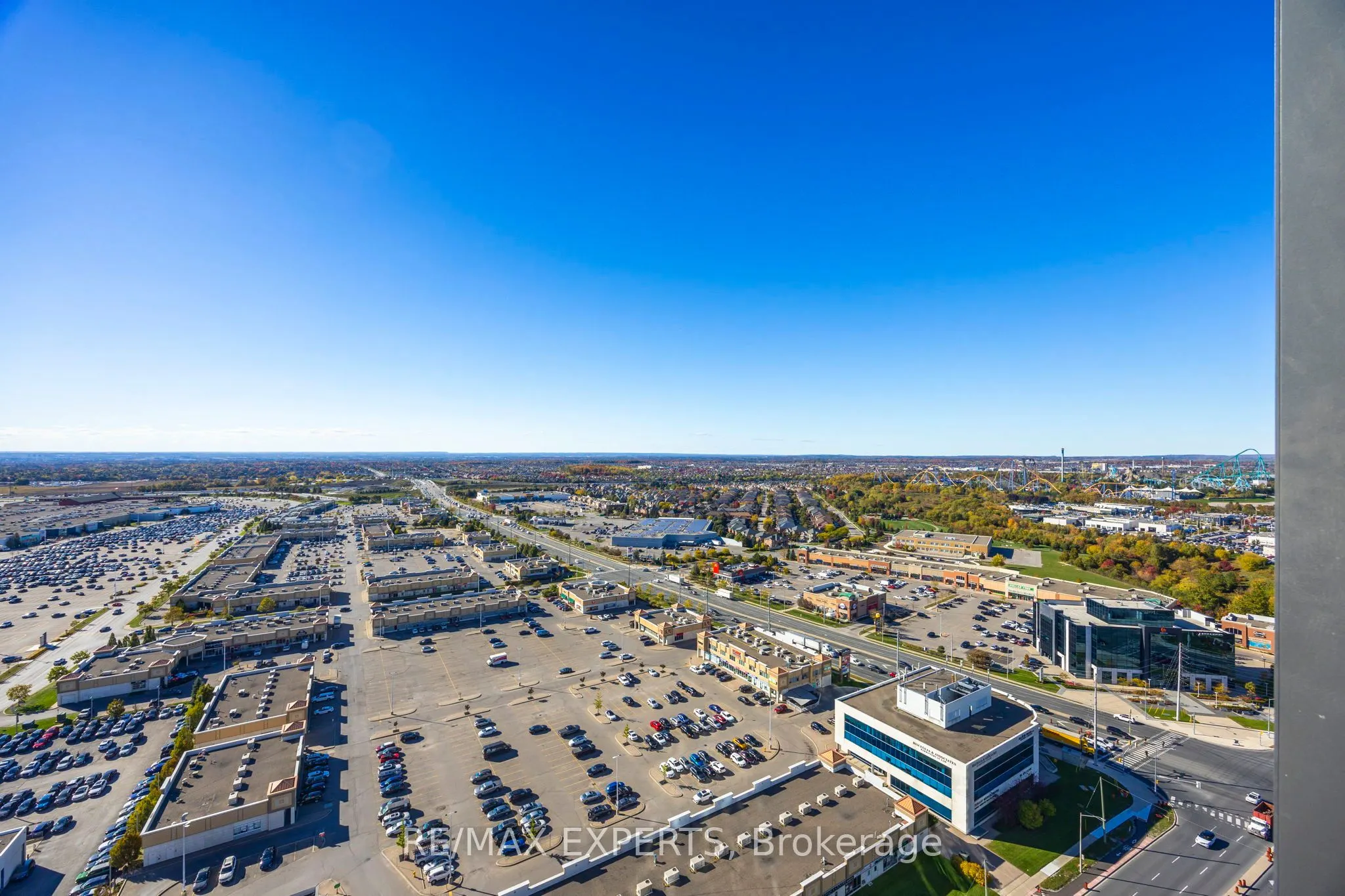 10 Abeja Street, #2521