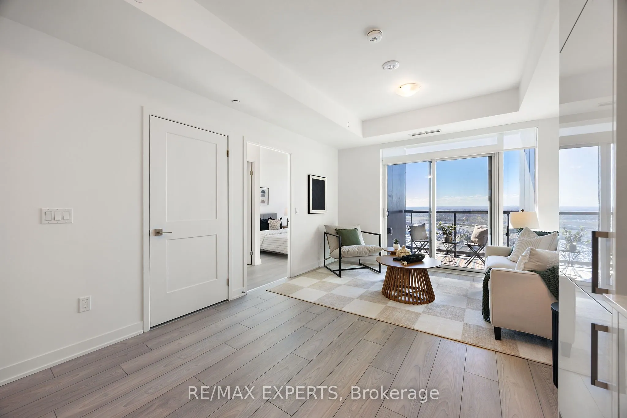 10 Abeja Street, #2521