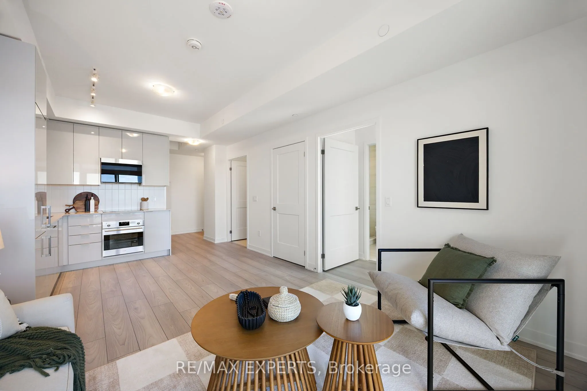 10 Abeja Street, #2521