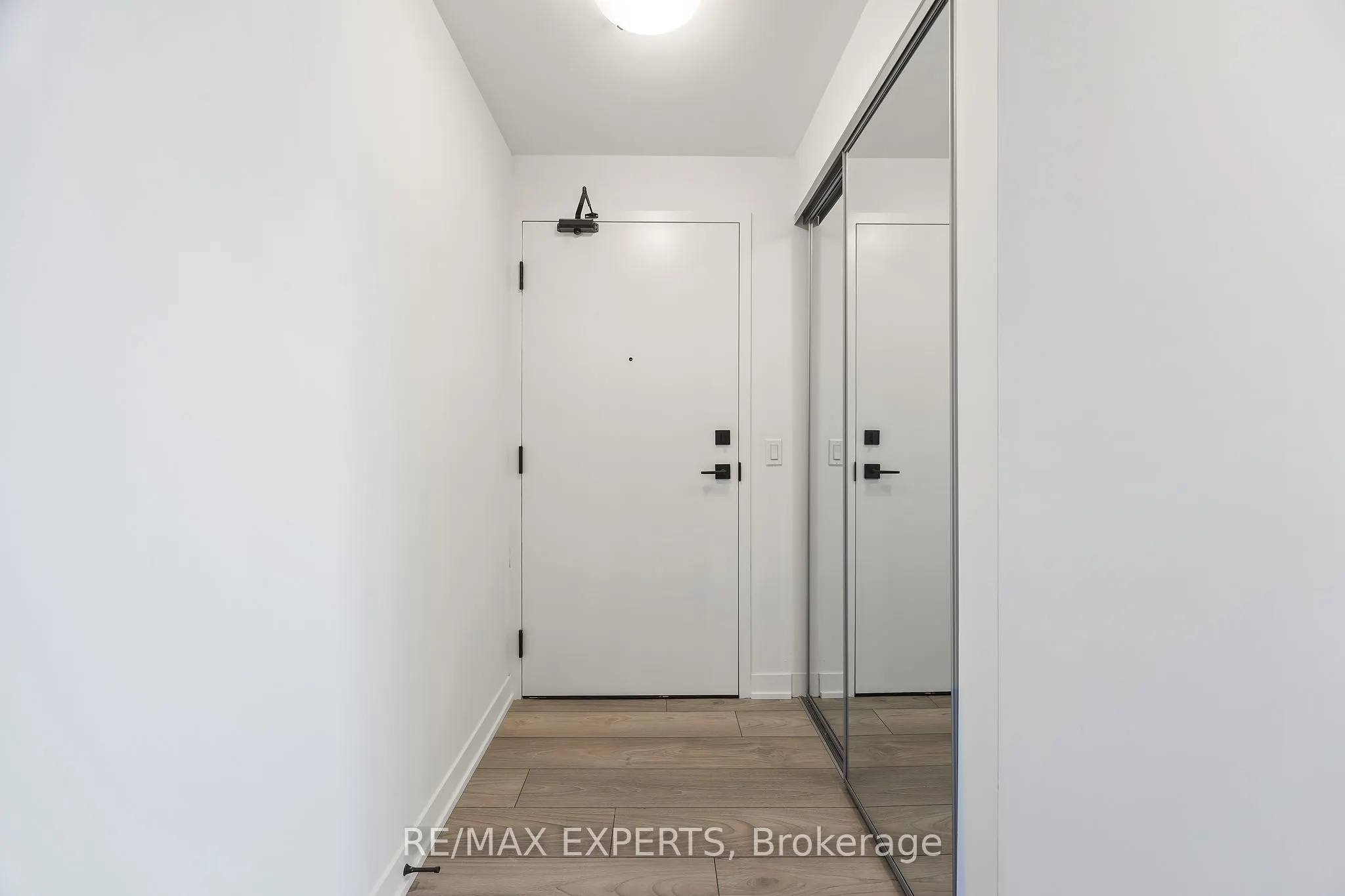 10 Abeja Street, #2521