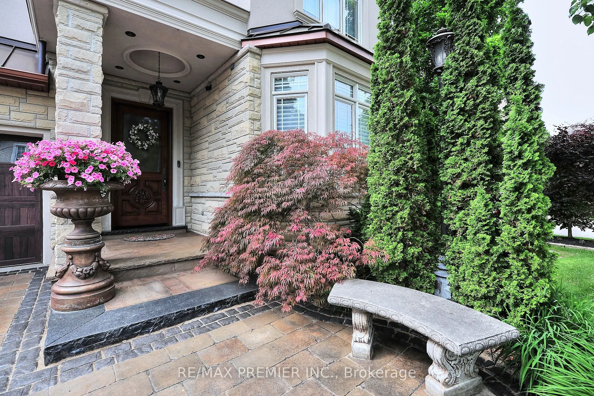 111 Arista Gate