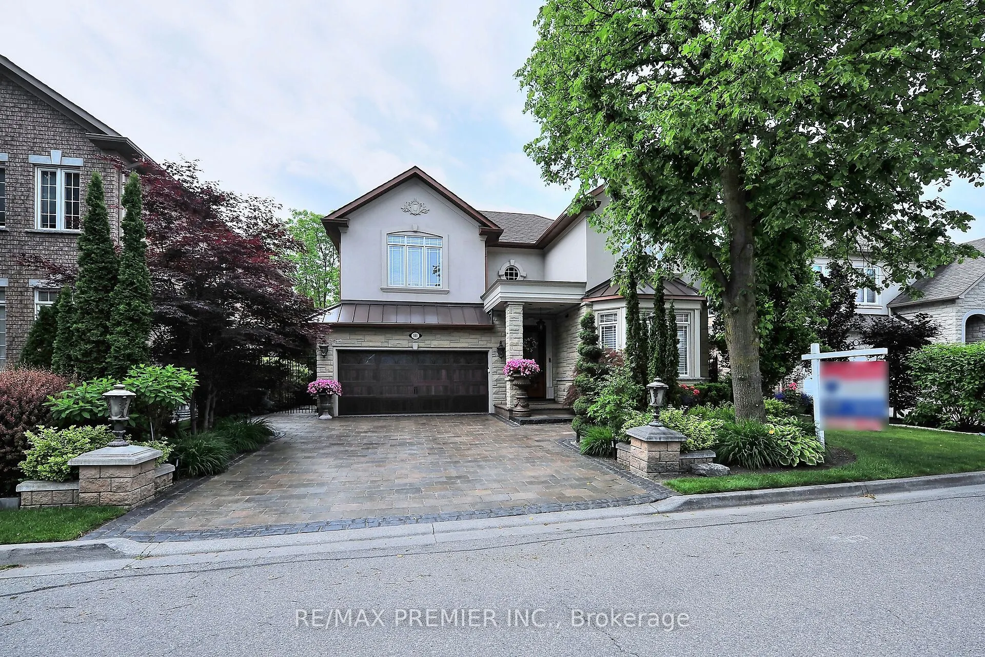 111 Arista Gate