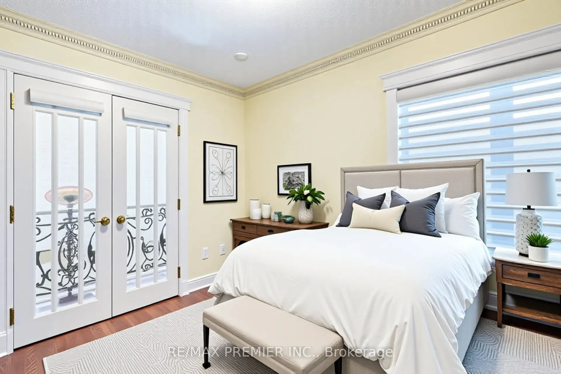 111 Arista Gate
