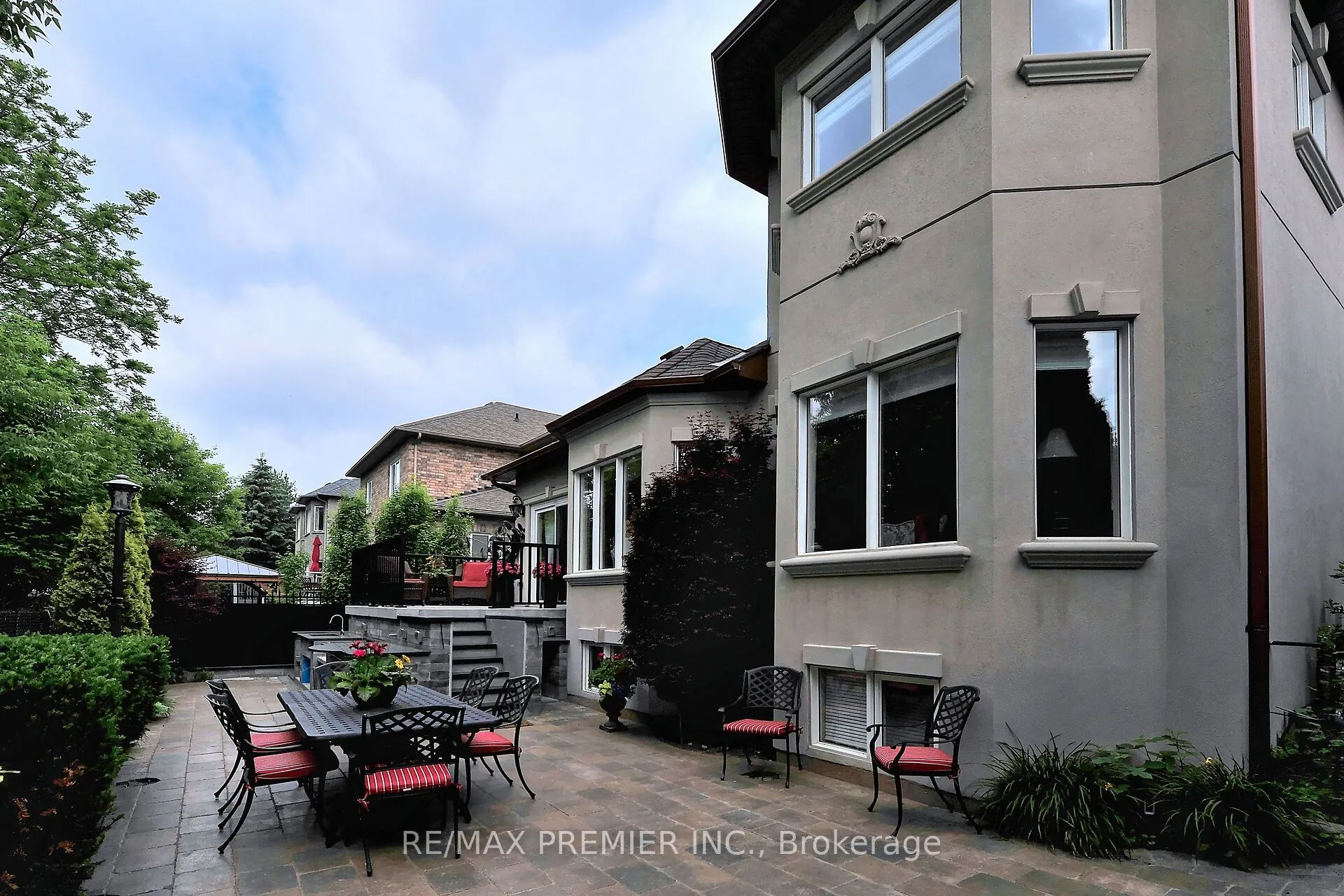 111 Arista Gate