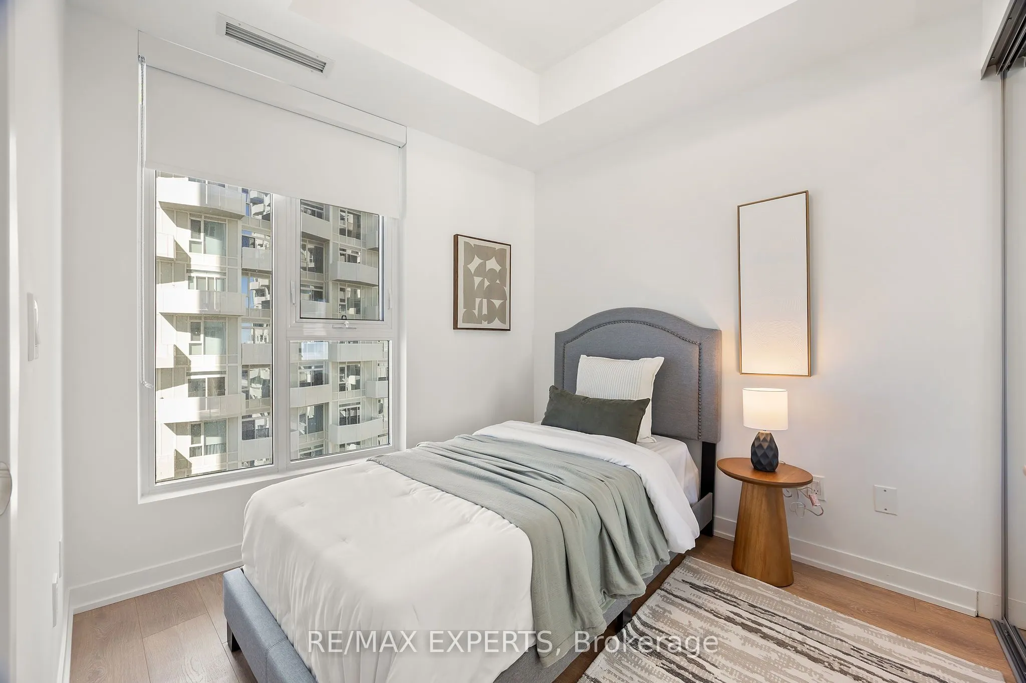 10 Abeja Street, #1414