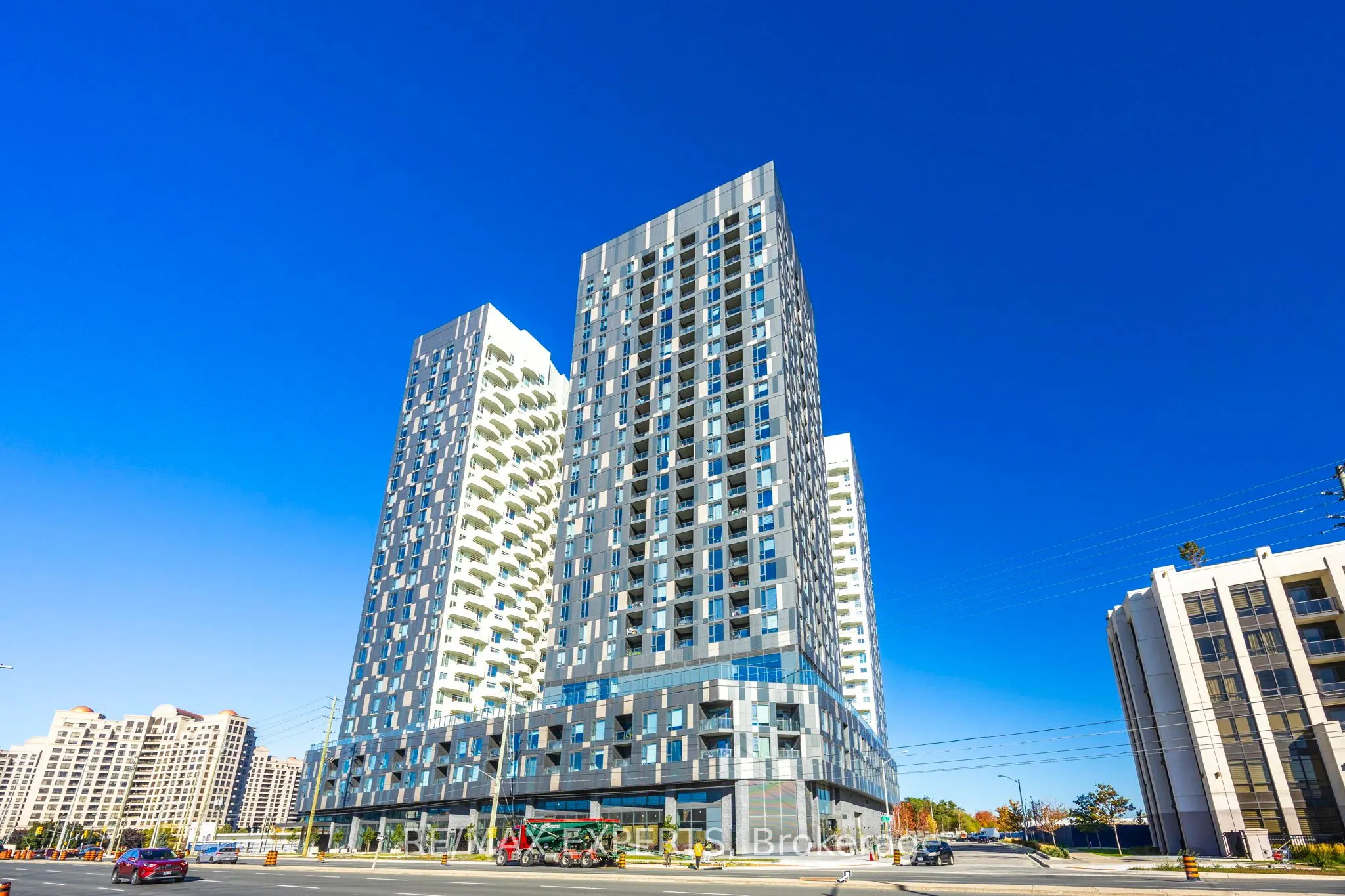 10 Abeja Street, #1414