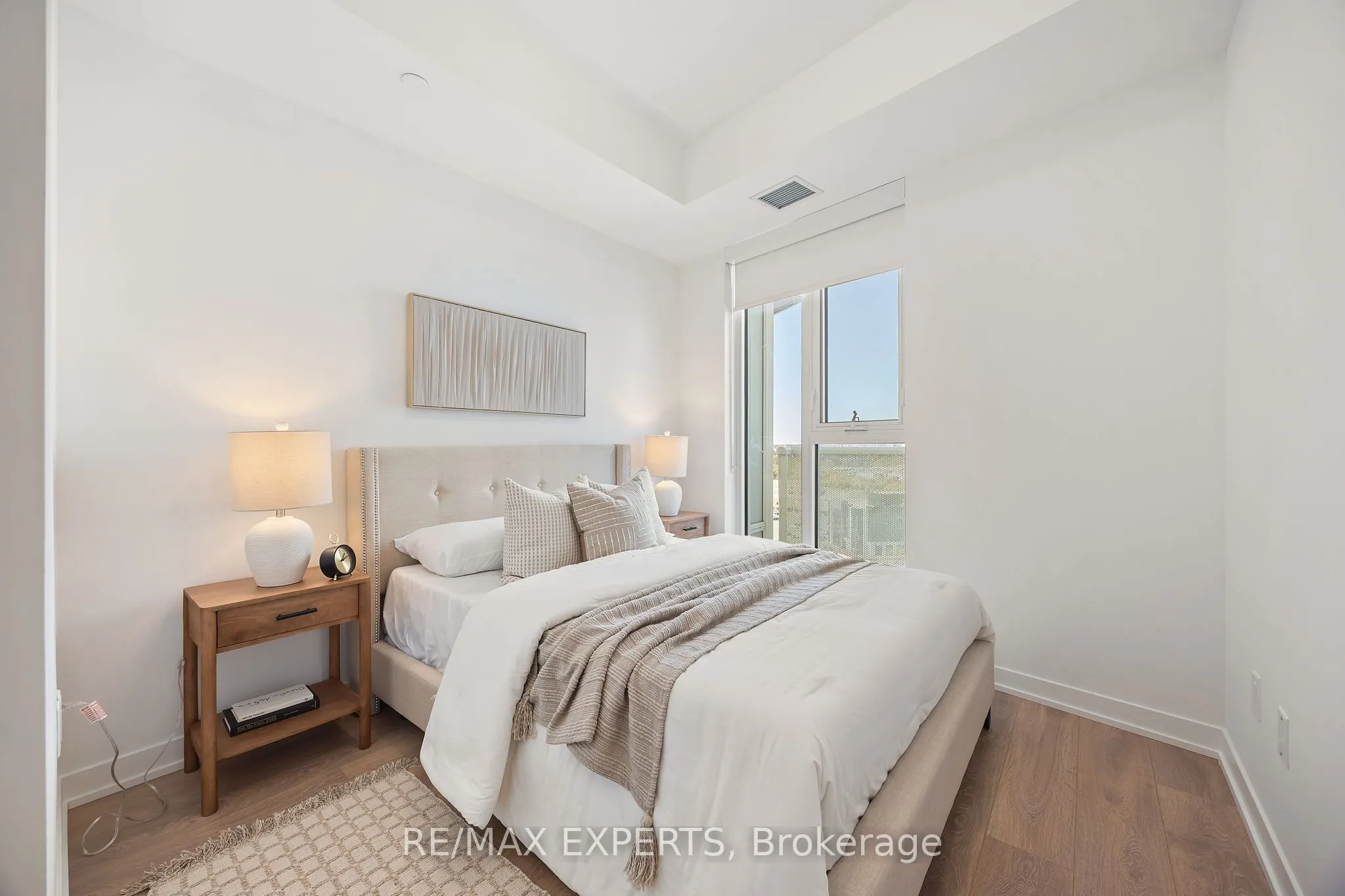 10 Abeja Street, #1414