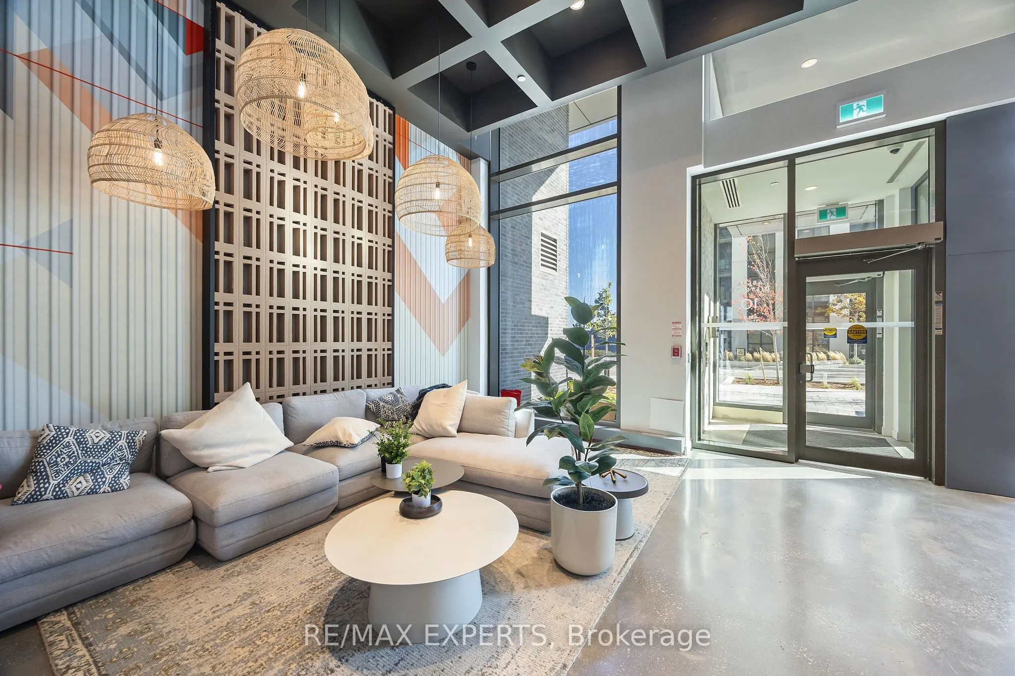 10 Abeja Street, #1414