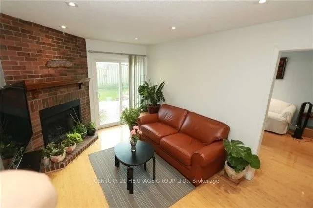 21 Chloe Crescent, #Main