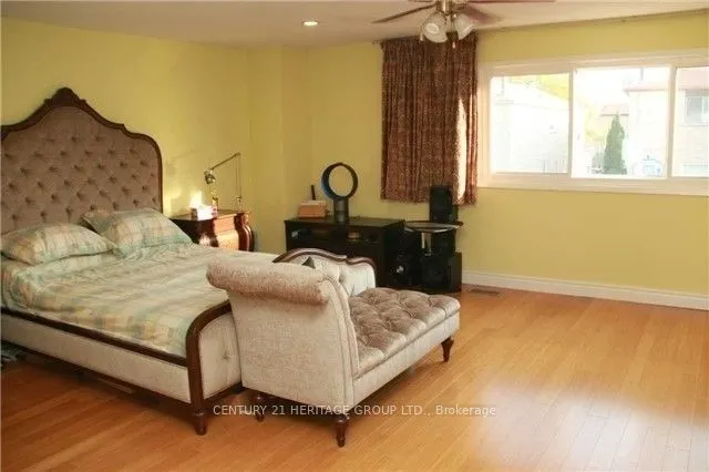 21 Chloe Crescent, #Main
