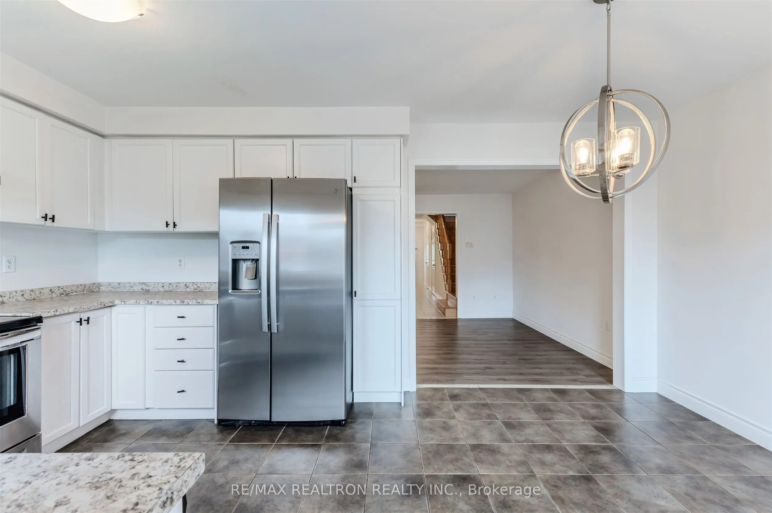 76 Argento Crescent