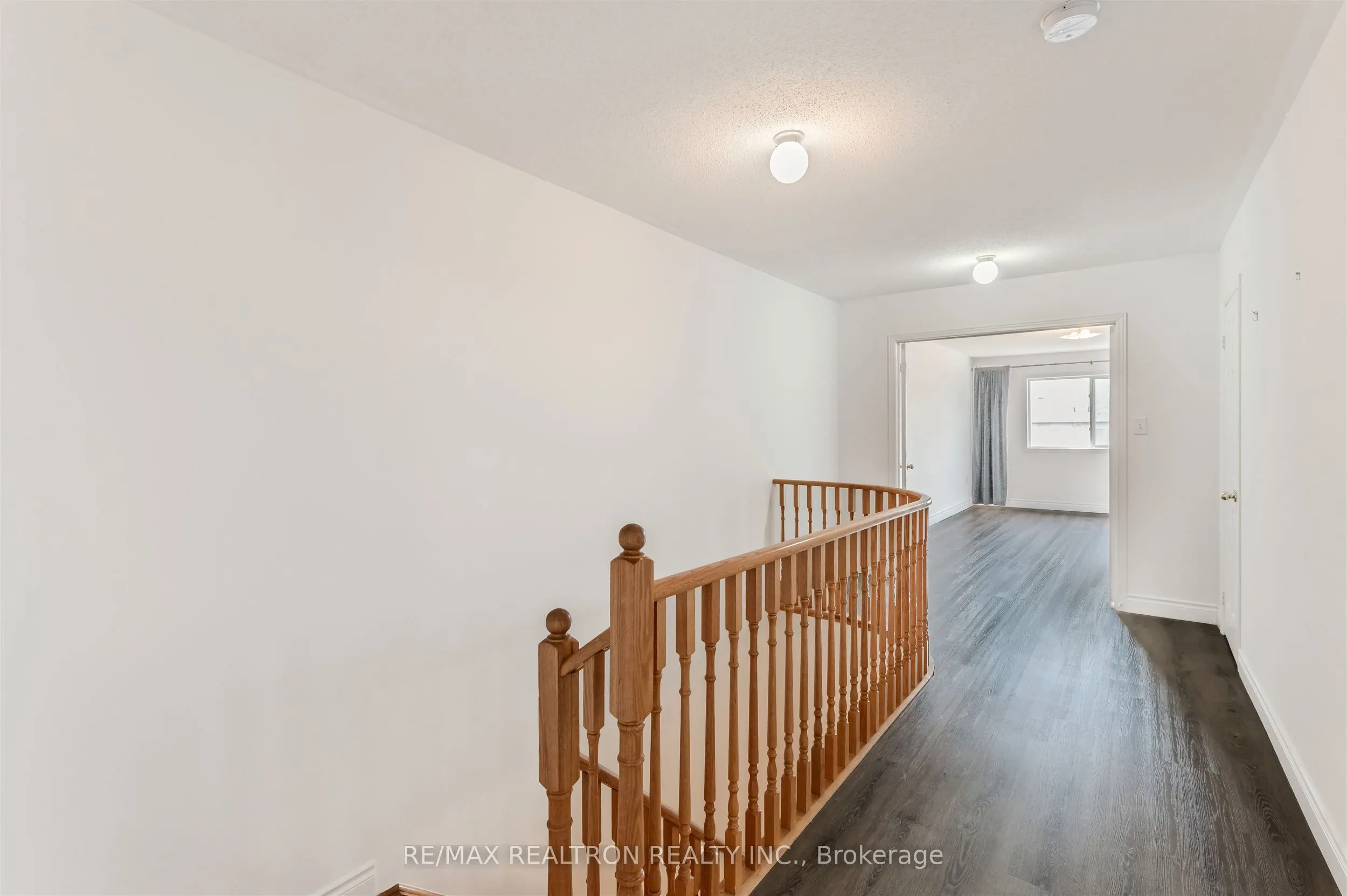 76 Argento Crescent