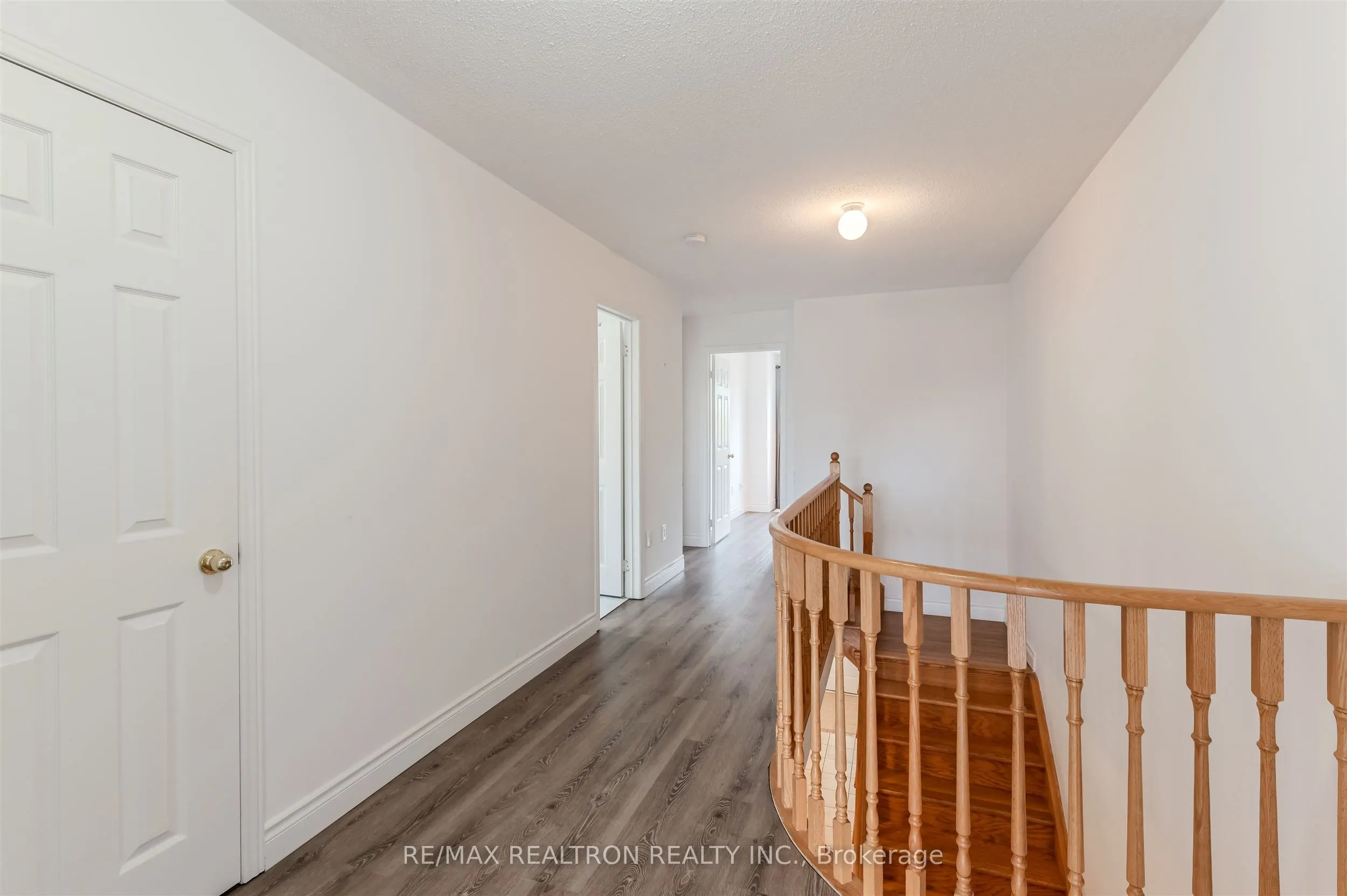 76 Argento Crescent