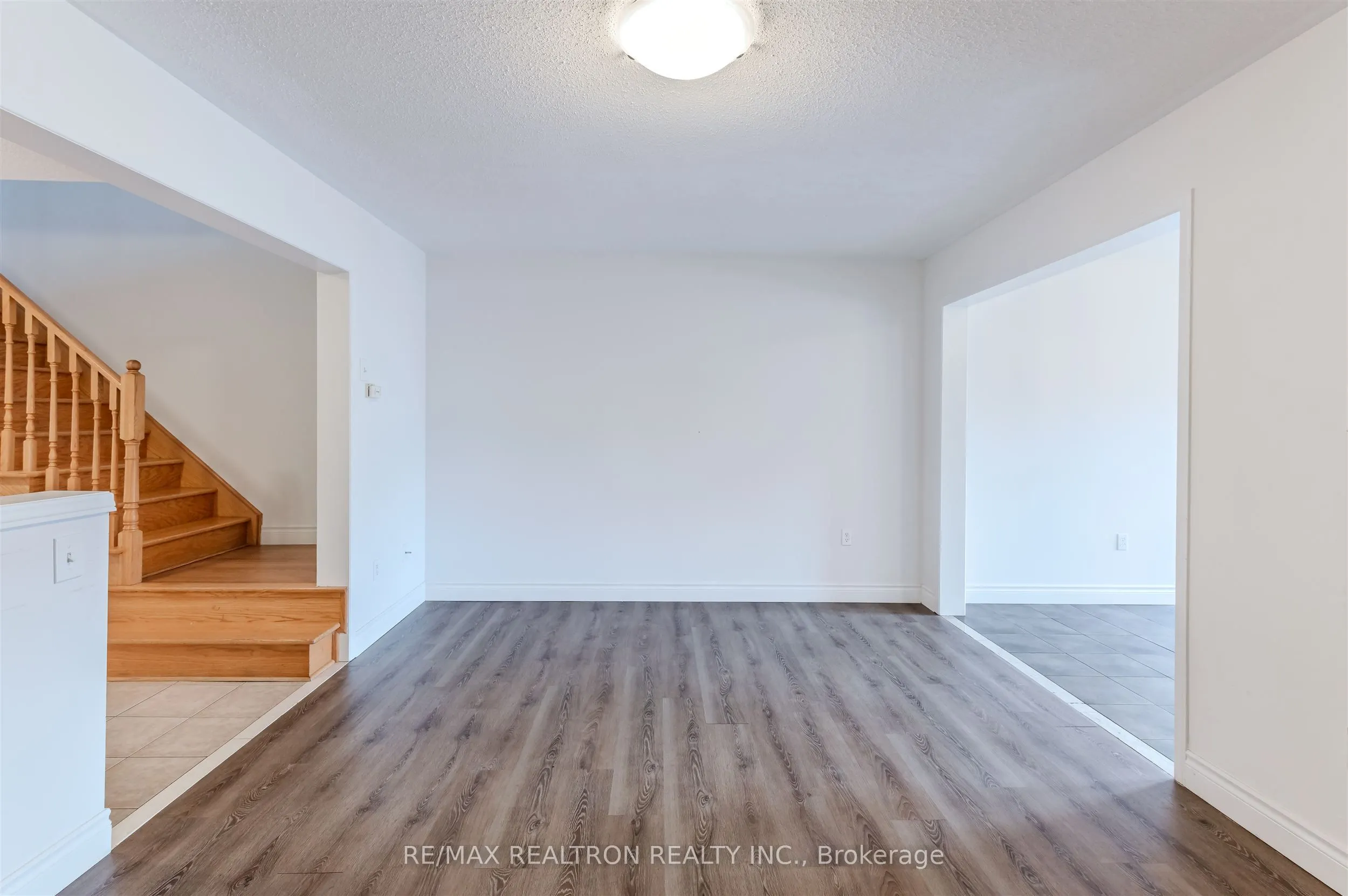 76 Argento Crescent