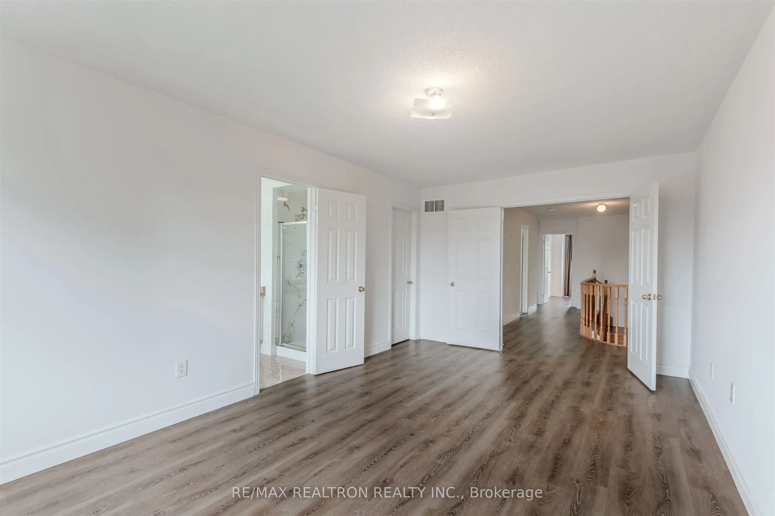 76 Argento Crescent