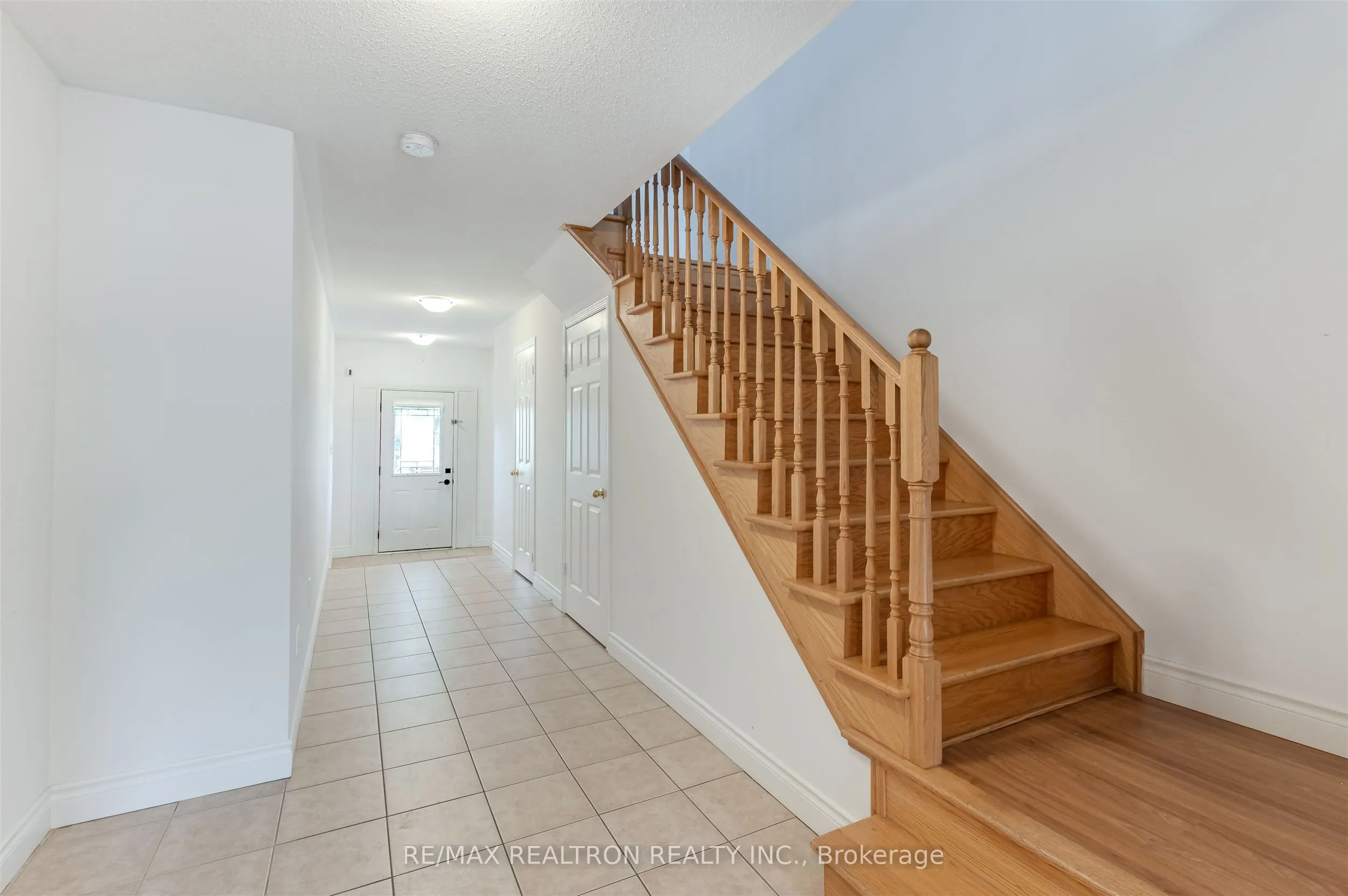 76 Argento Crescent