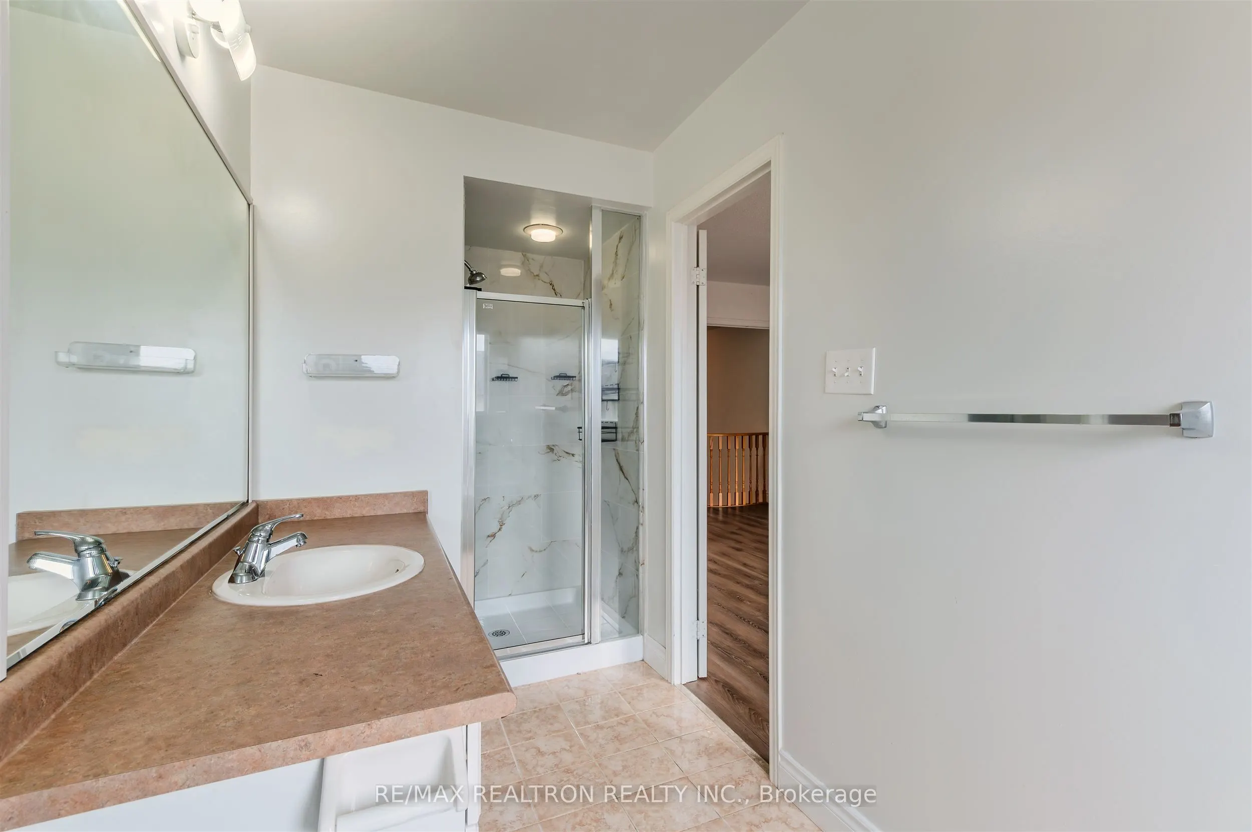 76 Argento Crescent
