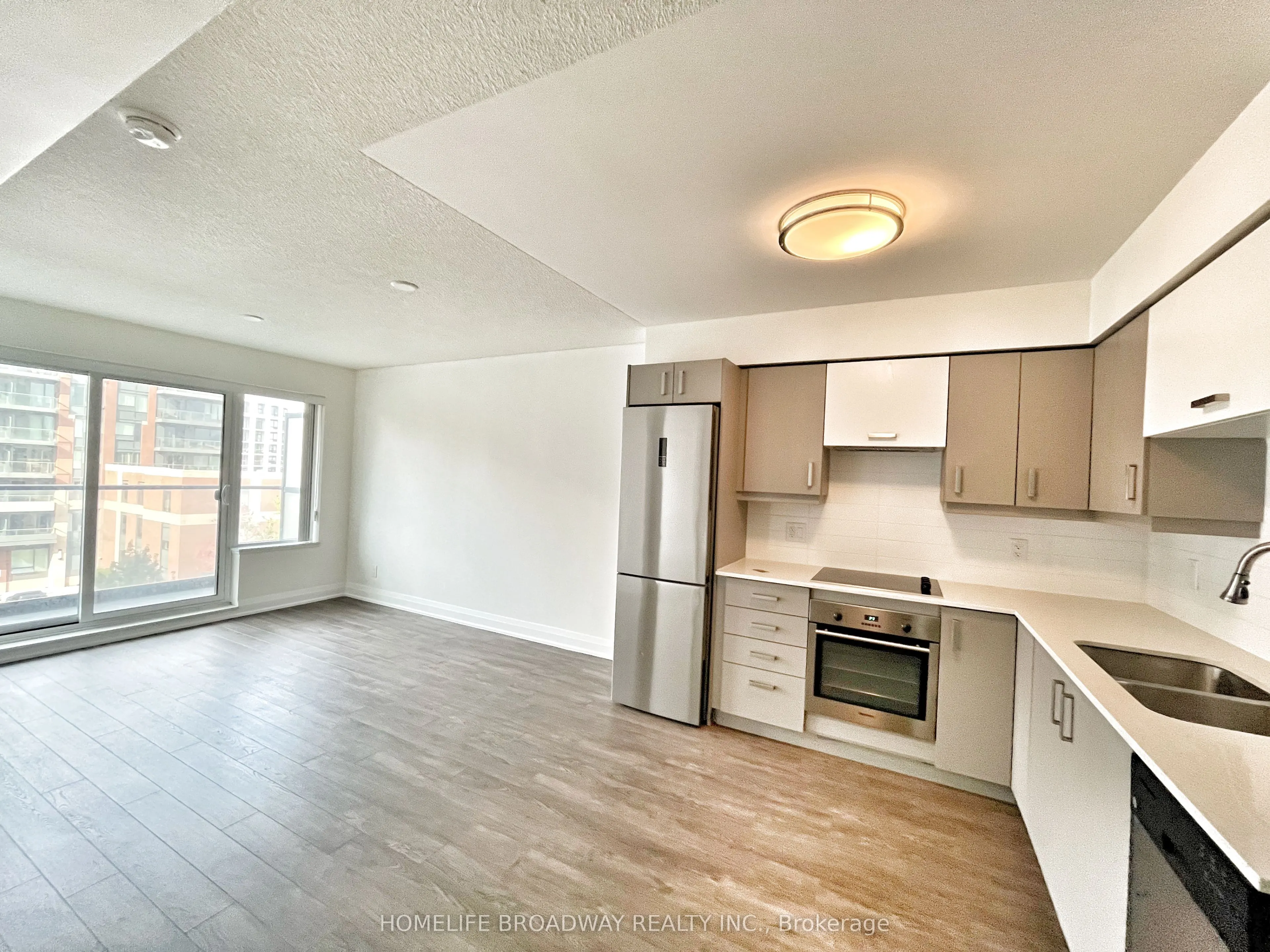 18 Uptown Drive, #606
