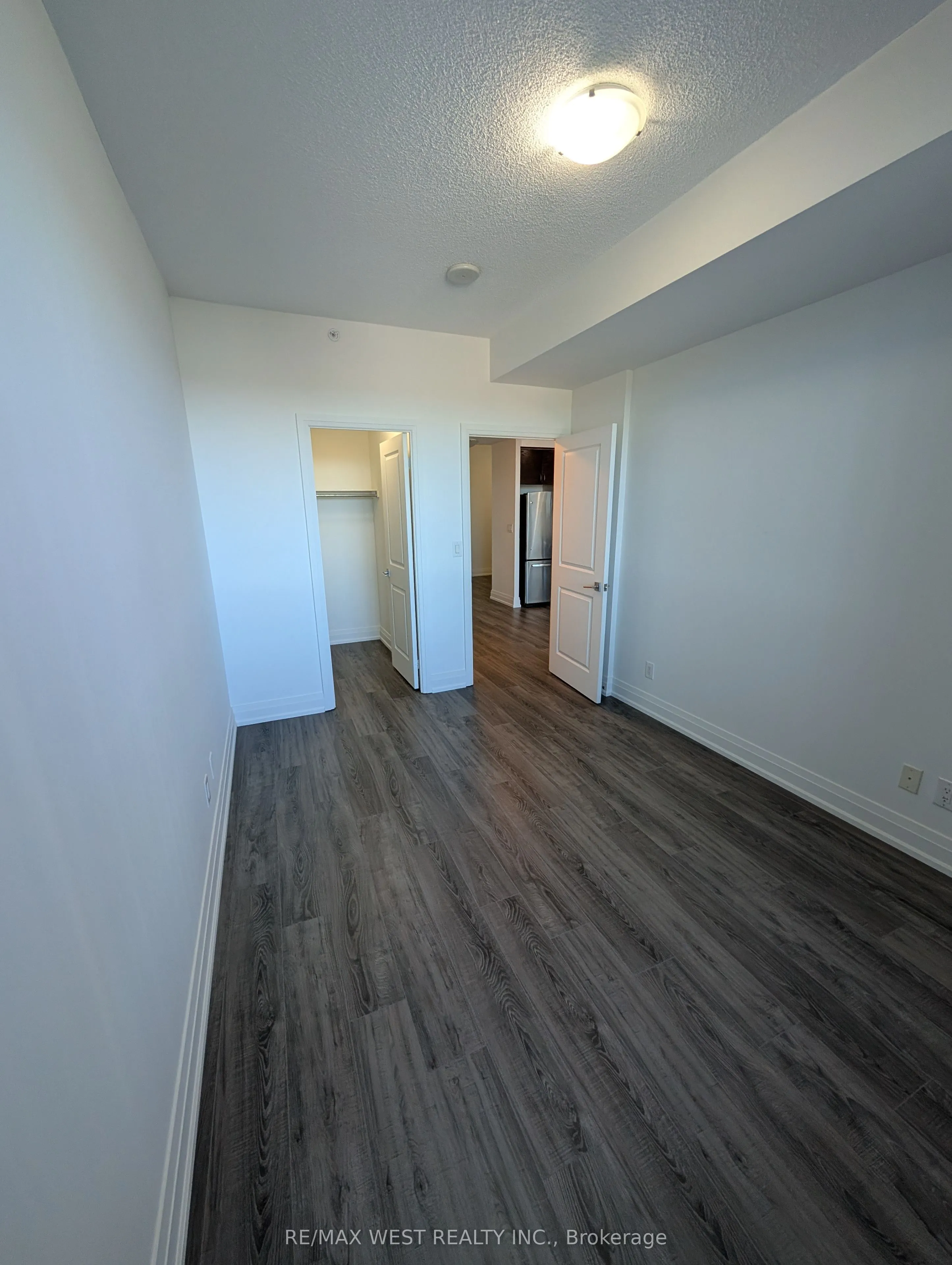 7165 Yonge Street, #901