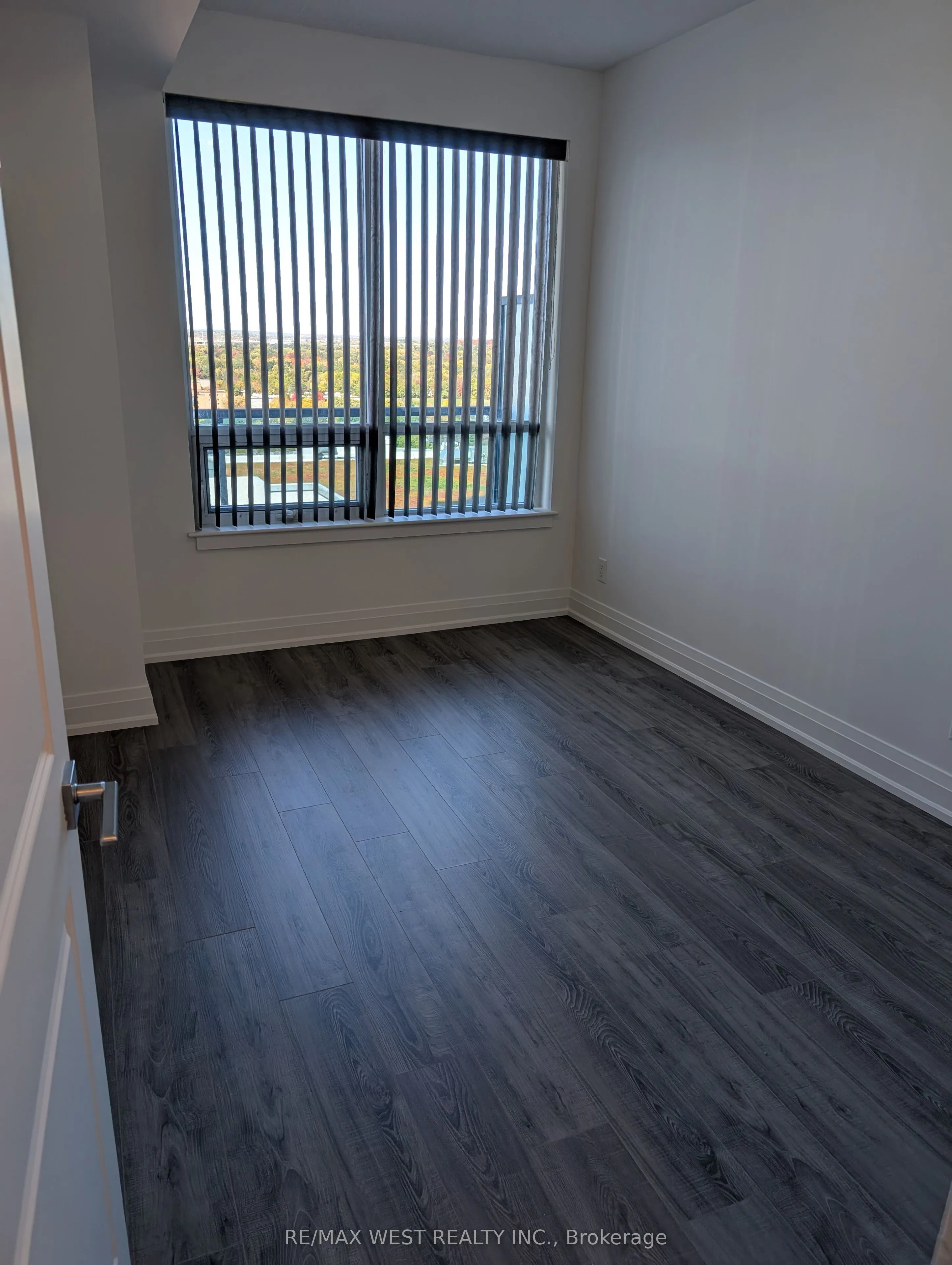 7165 Yonge Street, #901