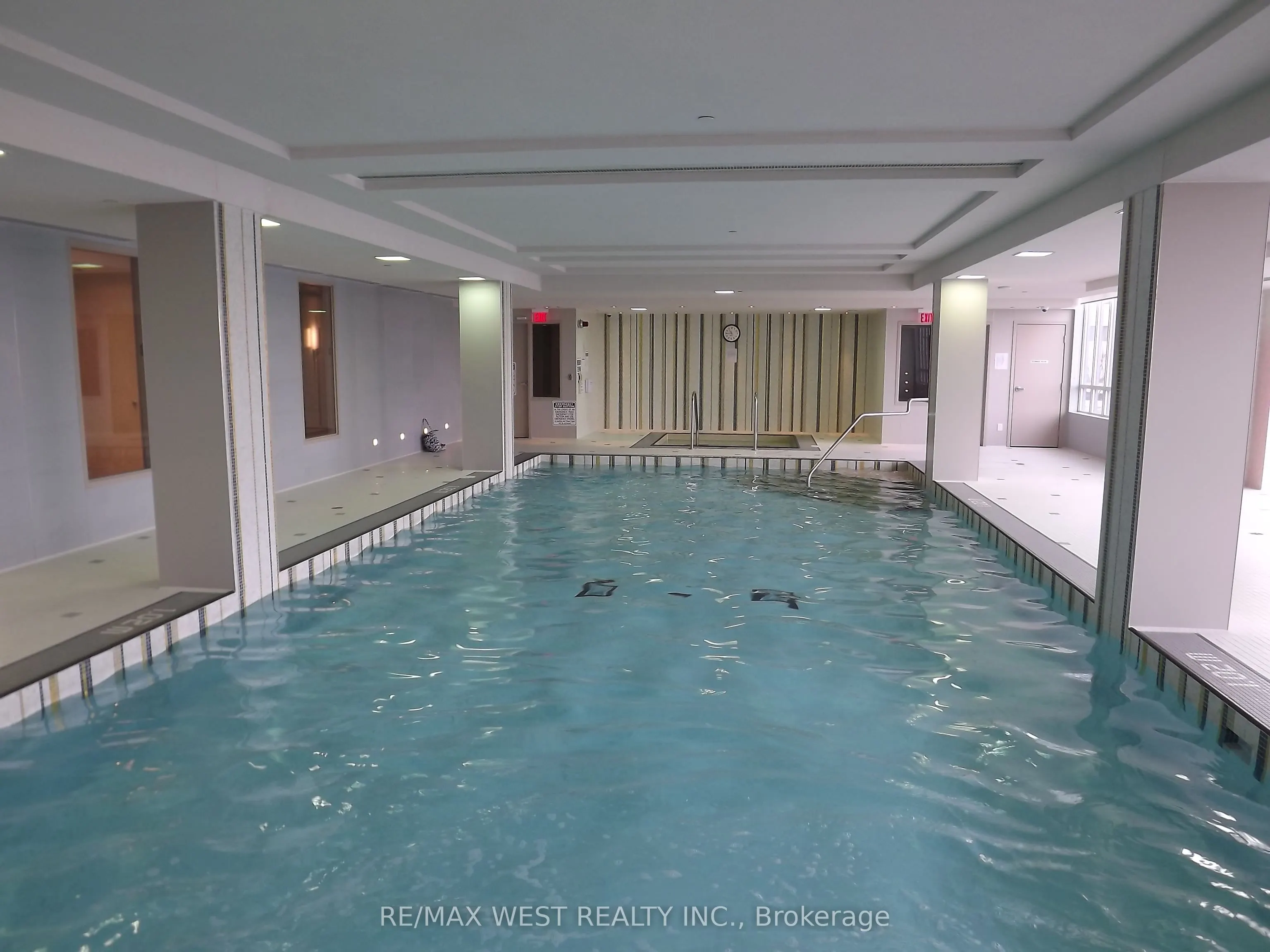 7165 Yonge Street, #901