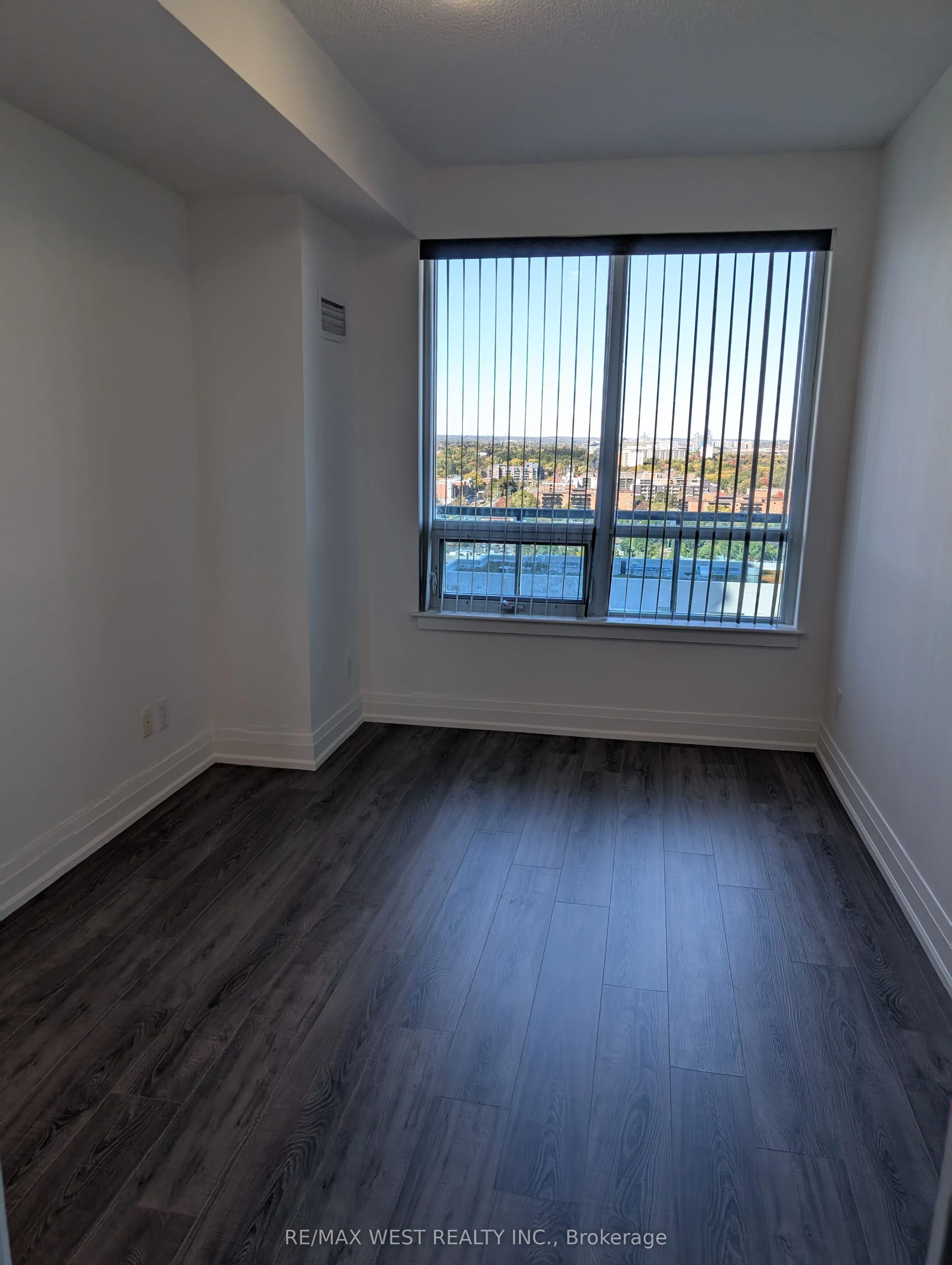 7165 Yonge Street, #901