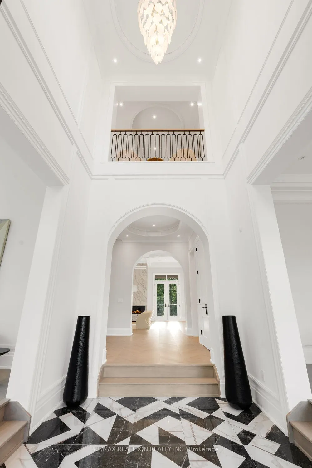 196 Kennedy Street W