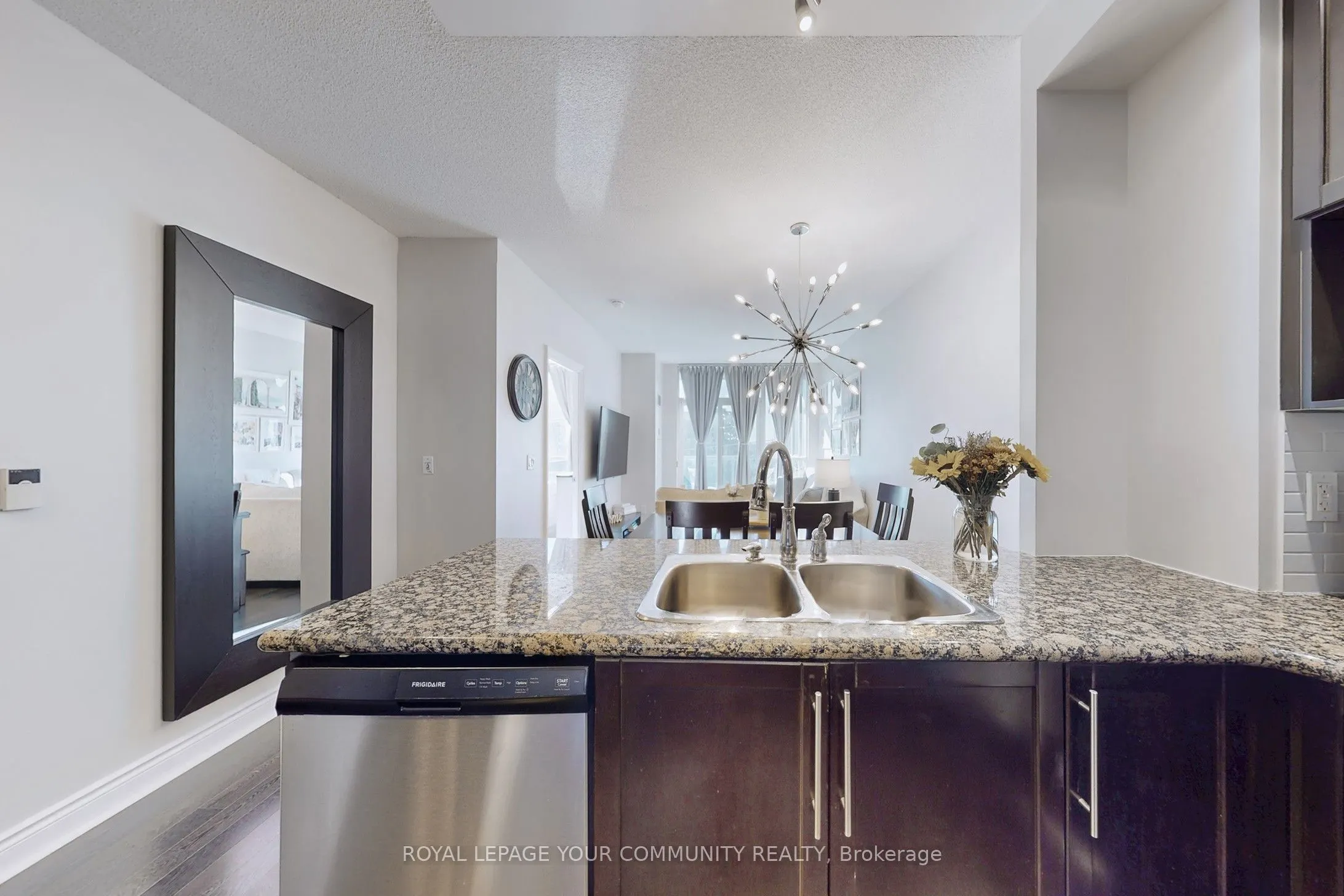23 Cox Boulevard, #962