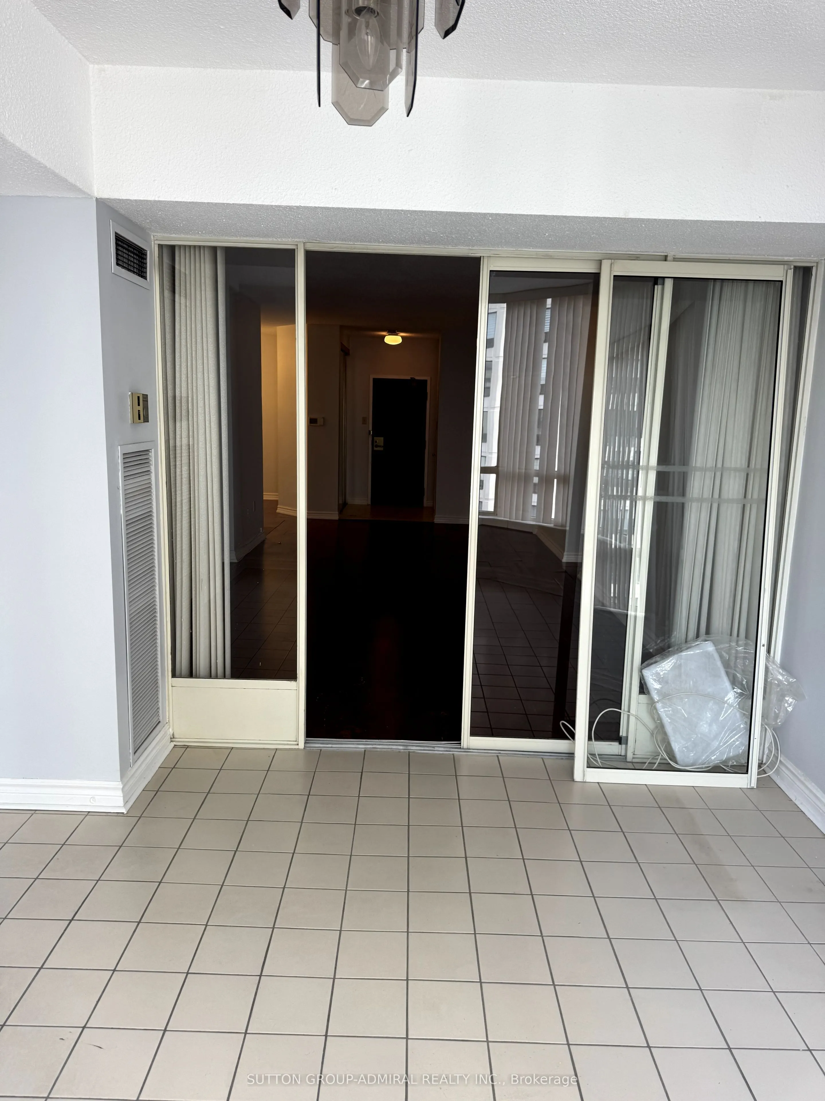 333 Clark Avenue W, #711
