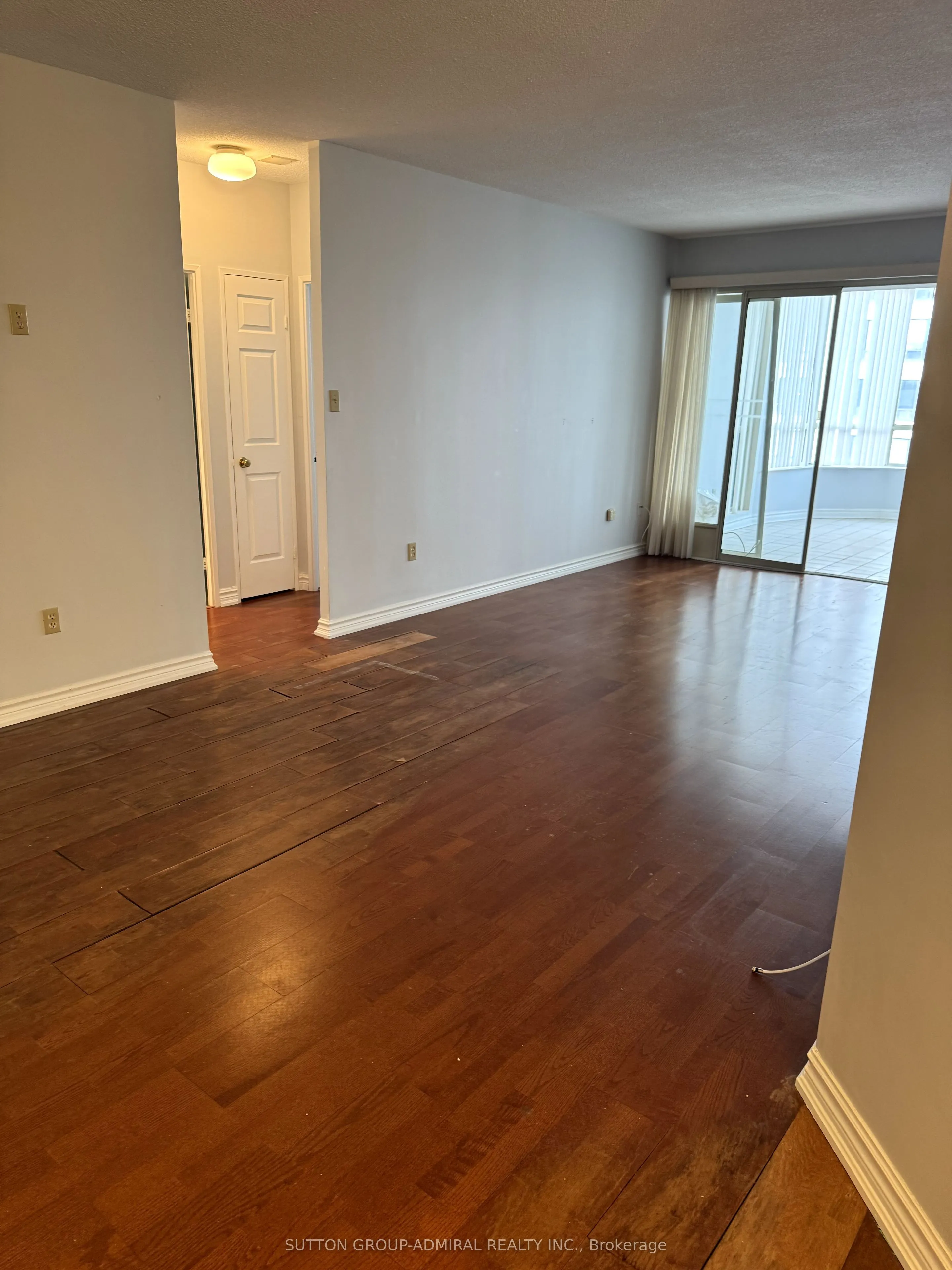 333 Clark Avenue W, #711