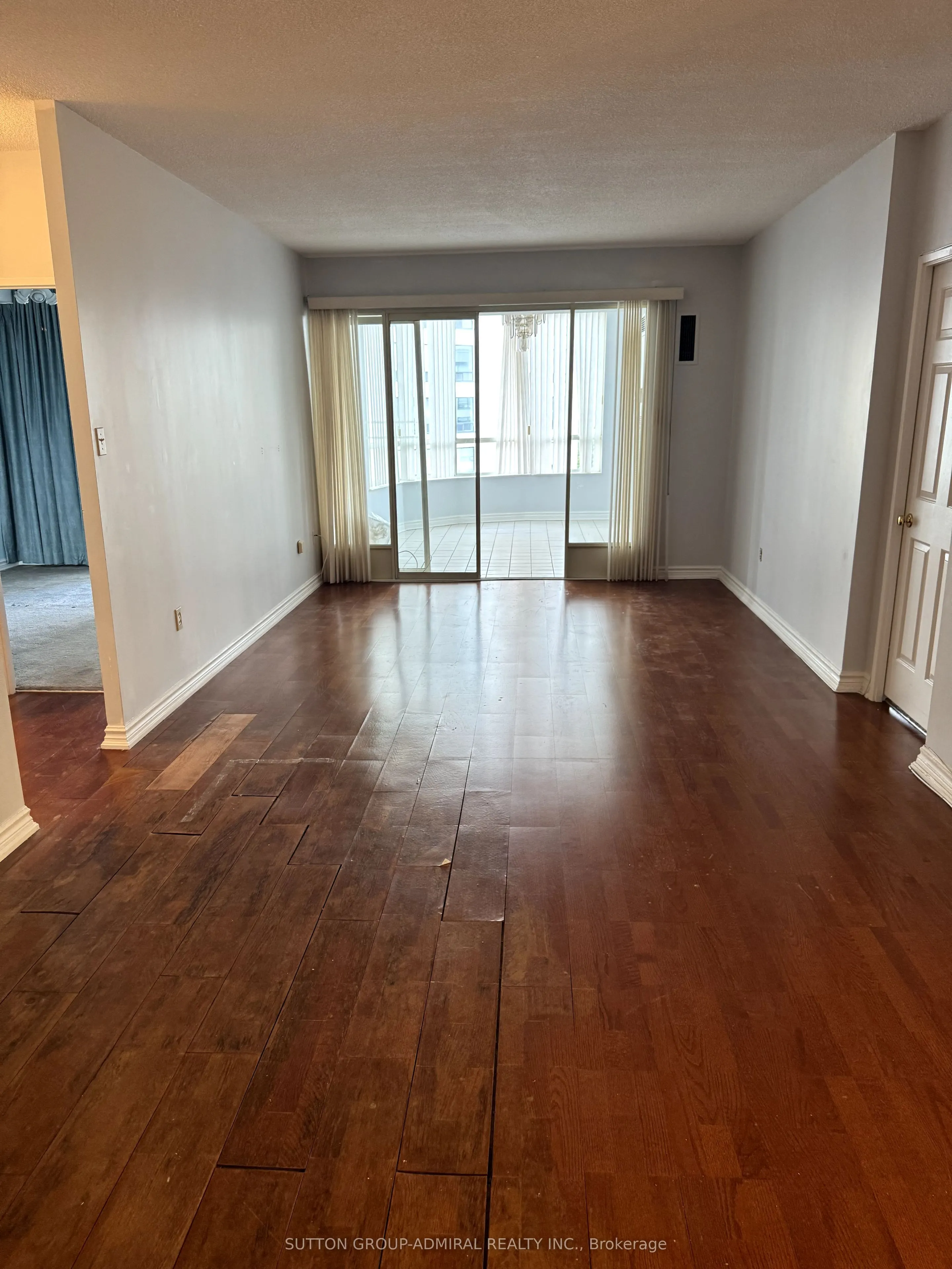 333 Clark Avenue W, #711
