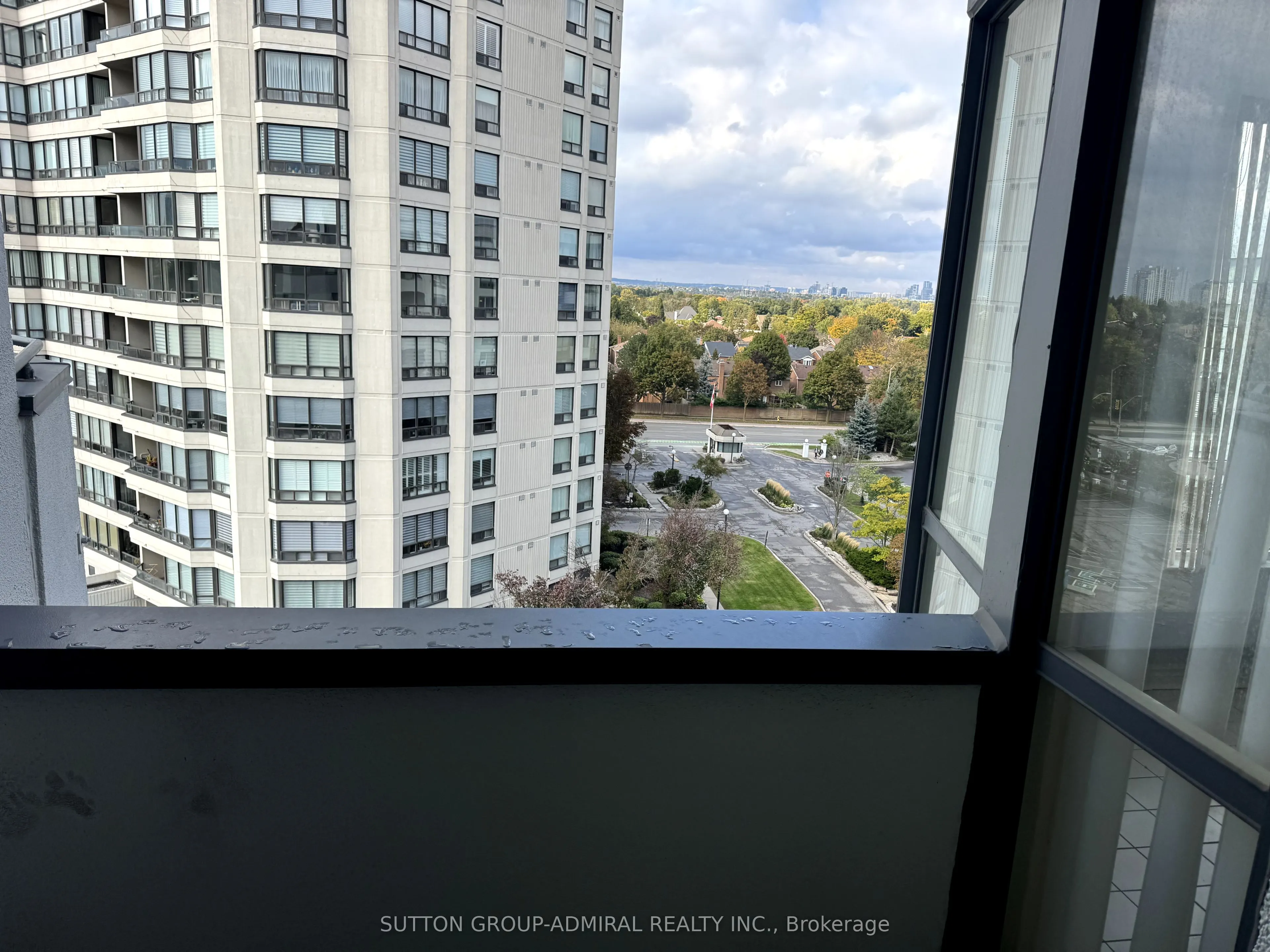 333 Clark Avenue W, #711