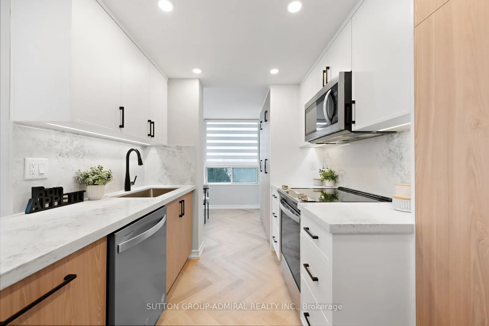 7 Townsgate Drive, #304