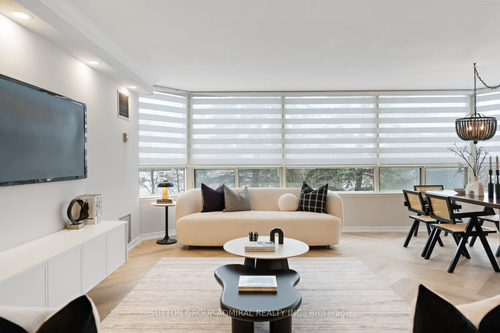 7 Townsgate Drive, #304