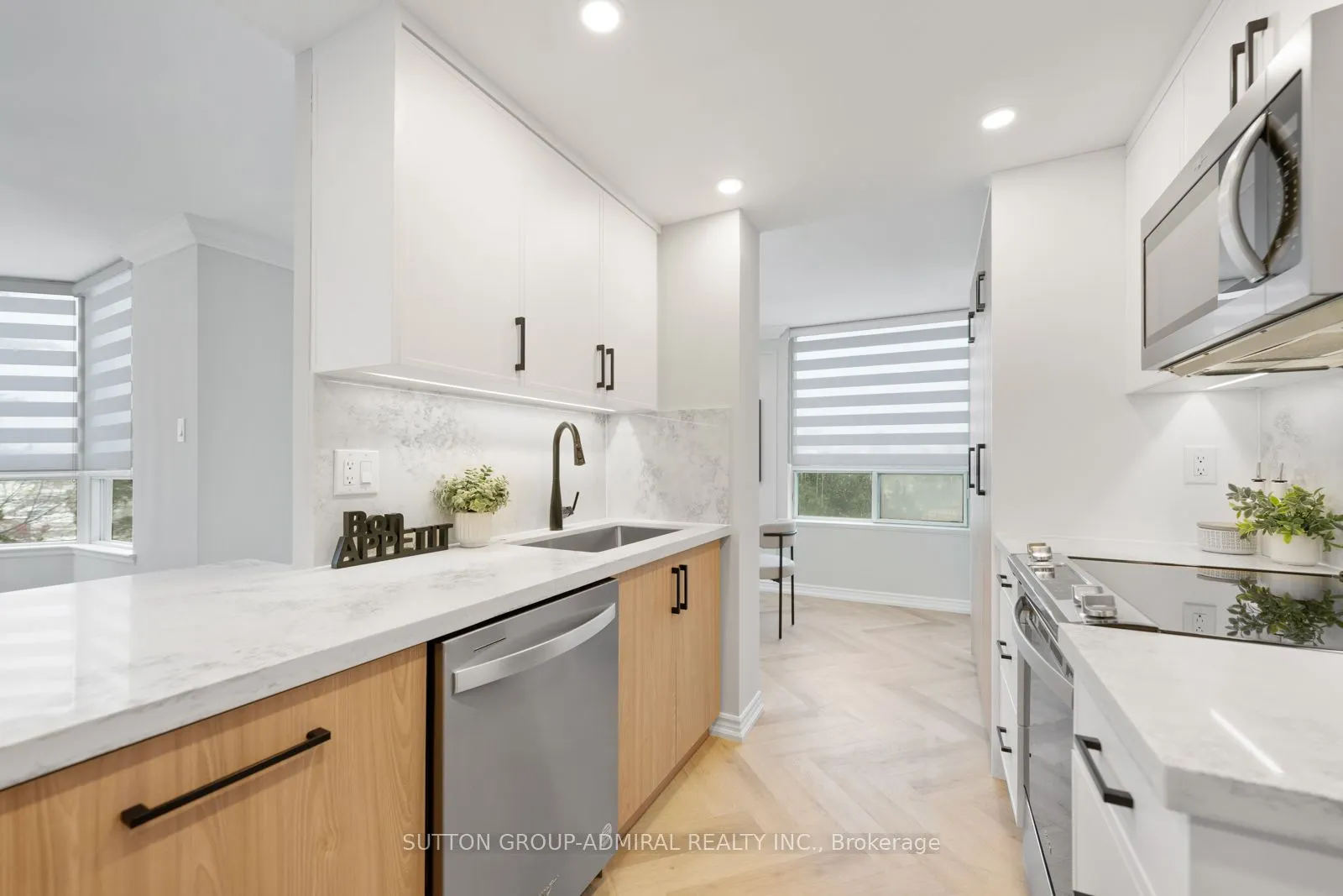 7 Townsgate Drive, #304