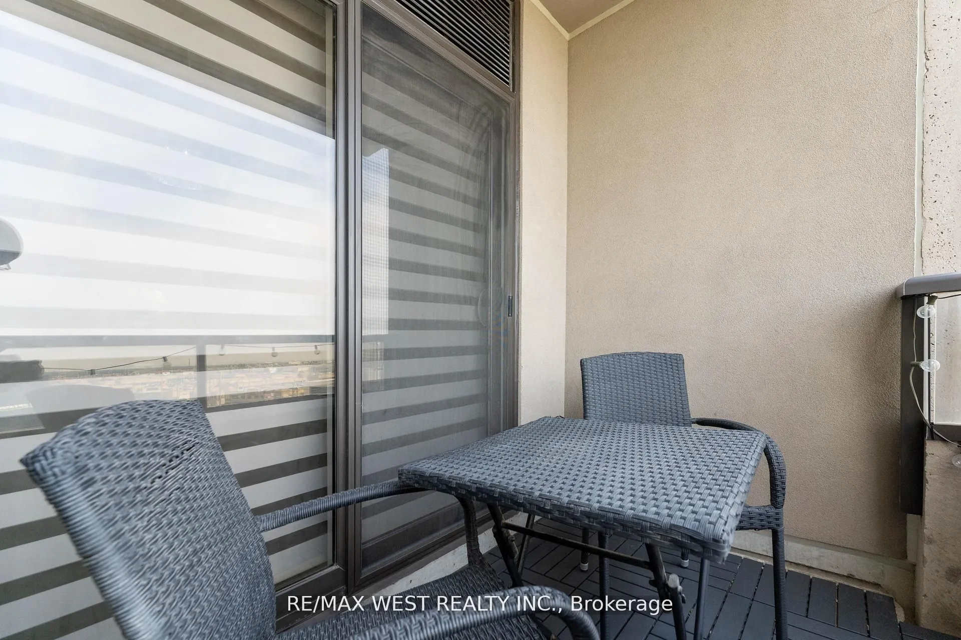 9225 Jane Street, #916