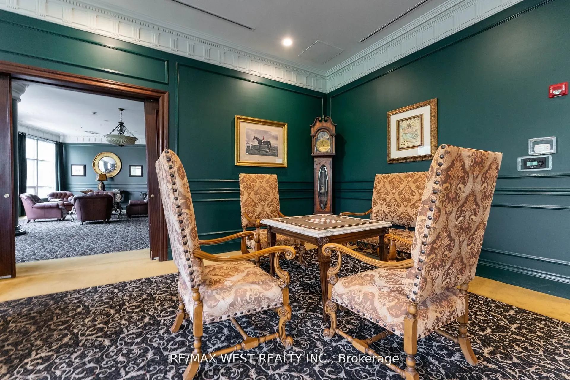 9225 Jane Street, #916