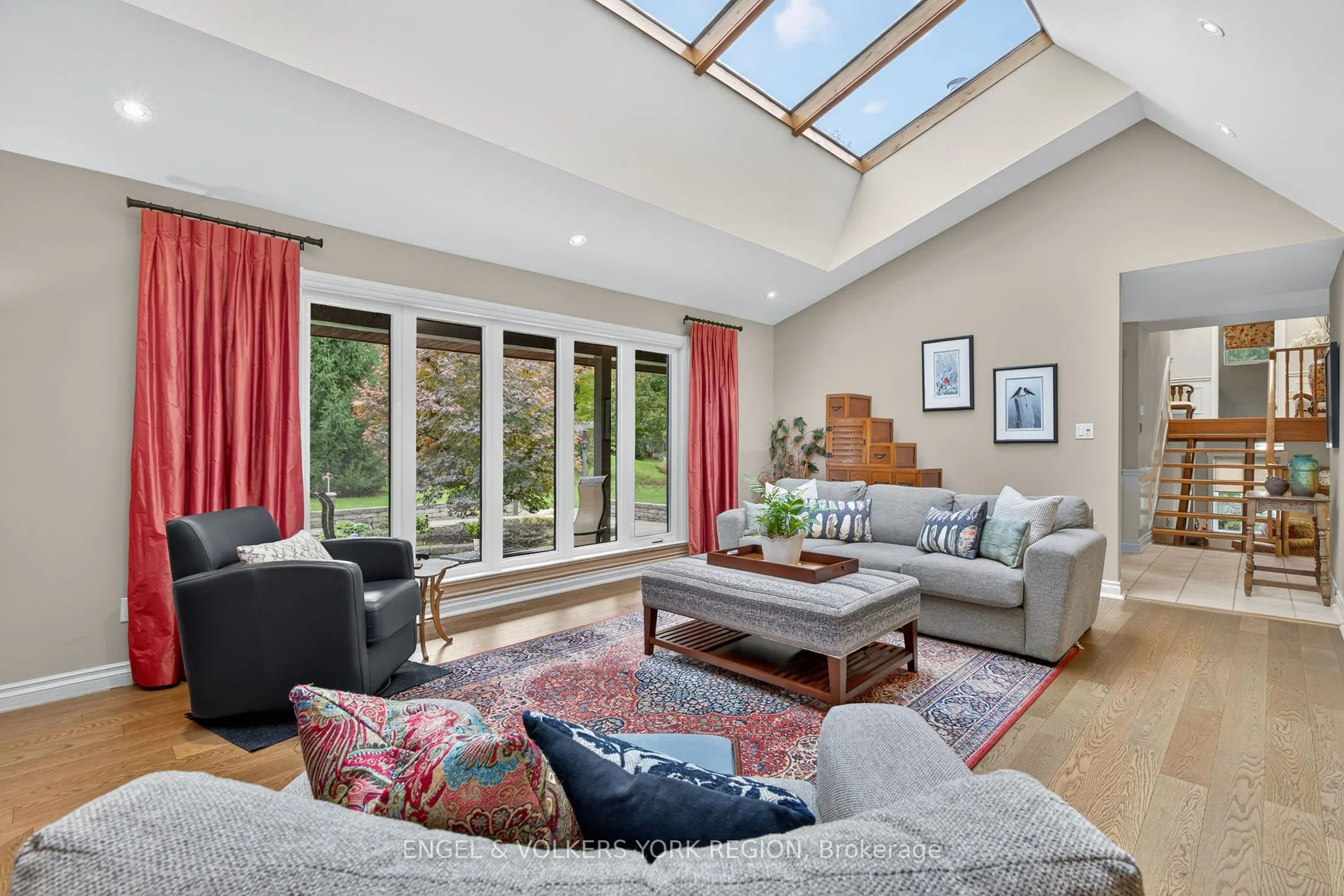 90 Dearbourne Avenue