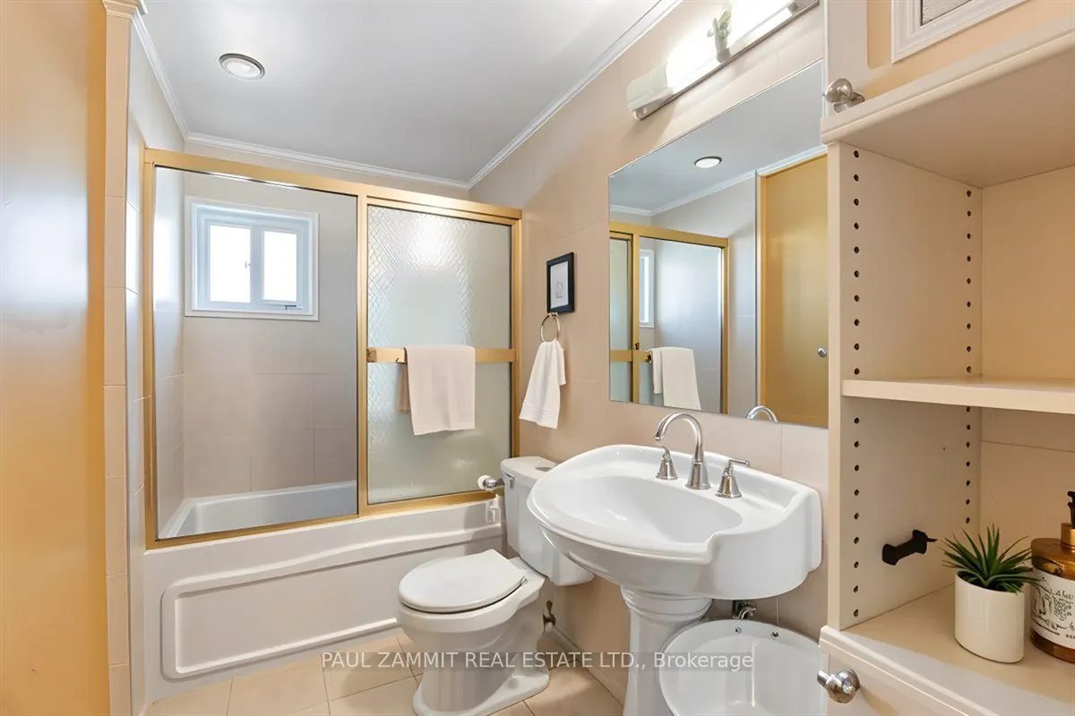 11 Tamarack Drive
