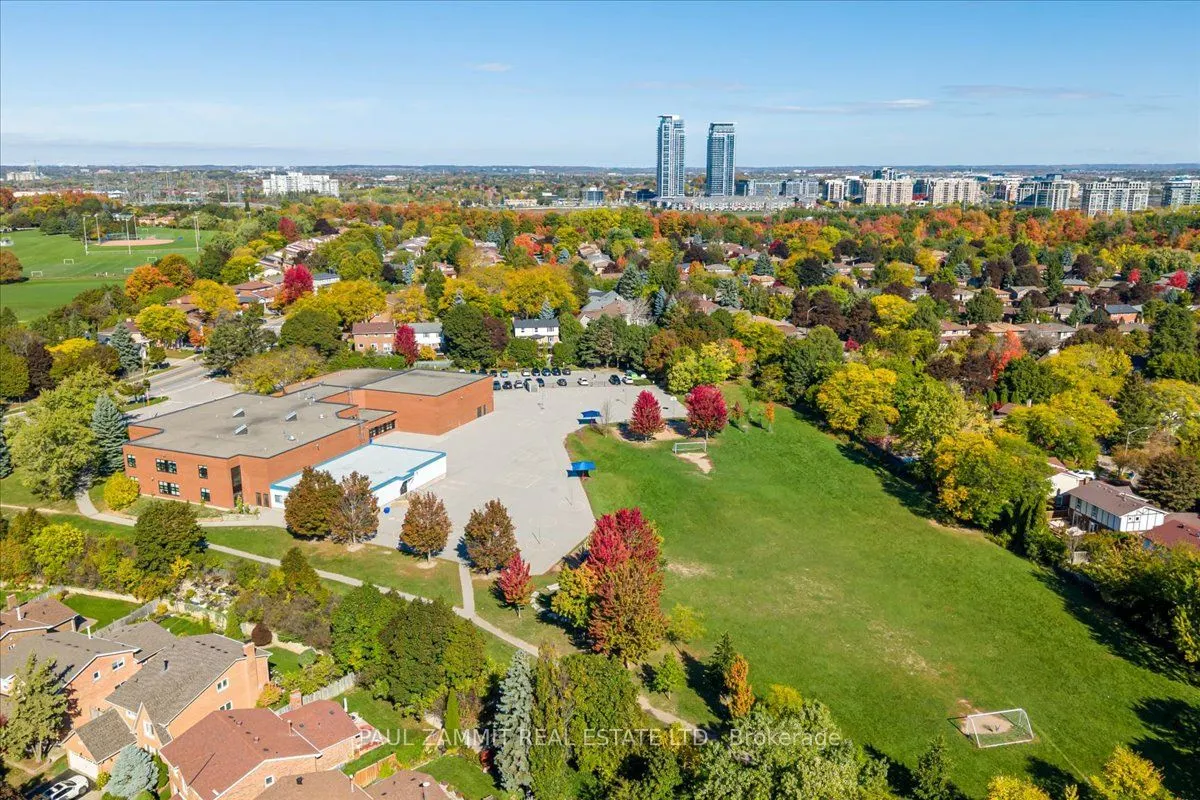 11 Tamarack Drive