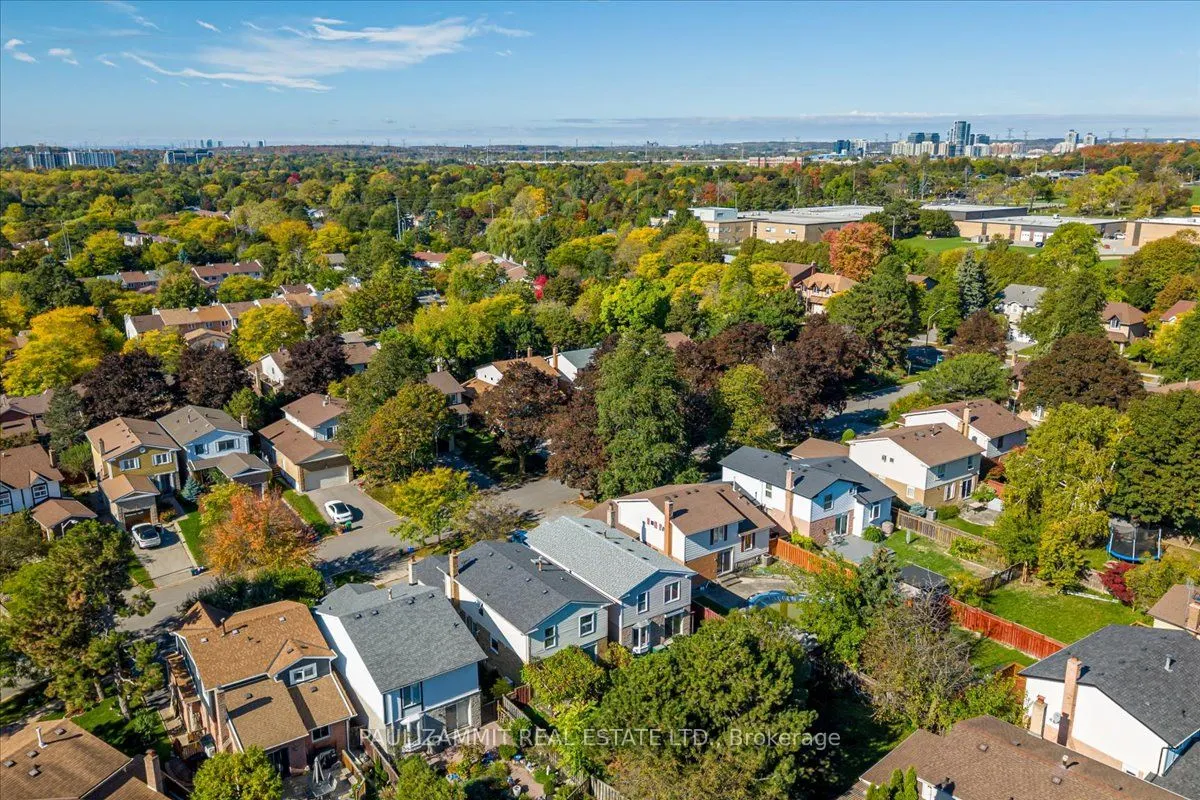11 Tamarack Drive