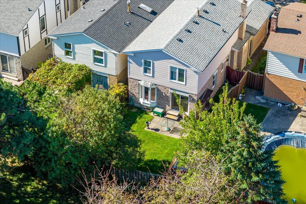11 Tamarack Drive