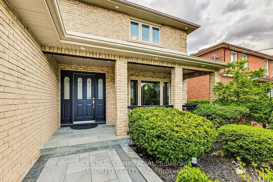 35 Mackay Avenue