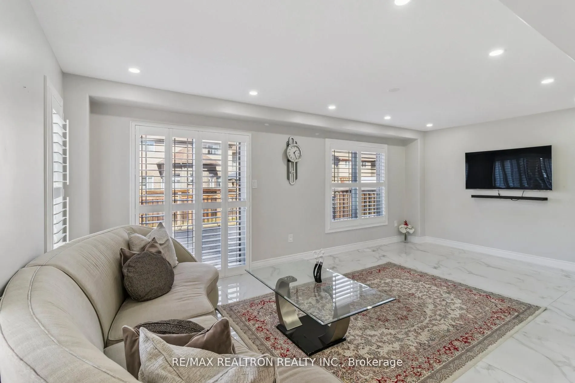 45 Irwin Crescent