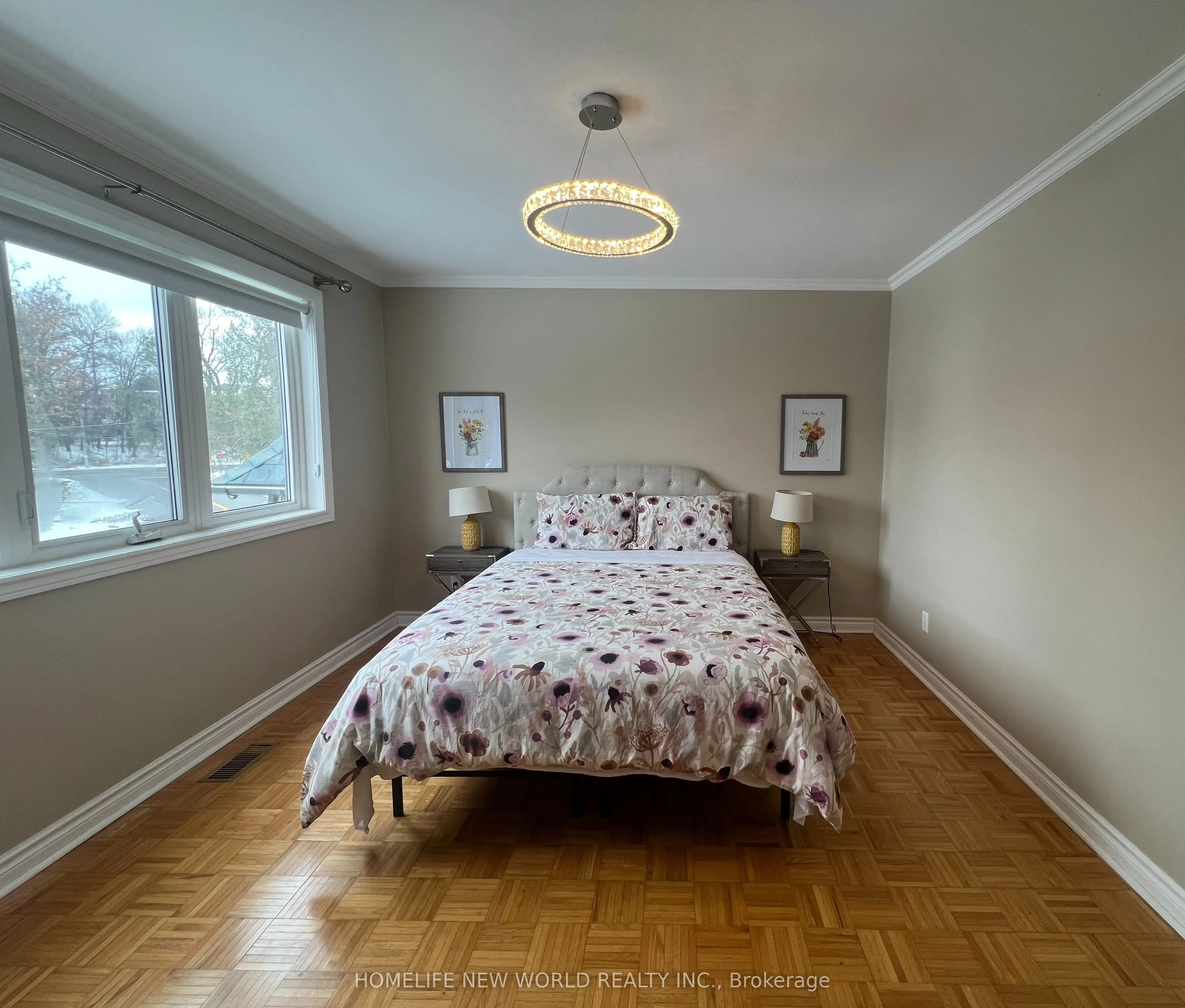 253 Lakeland Crescent