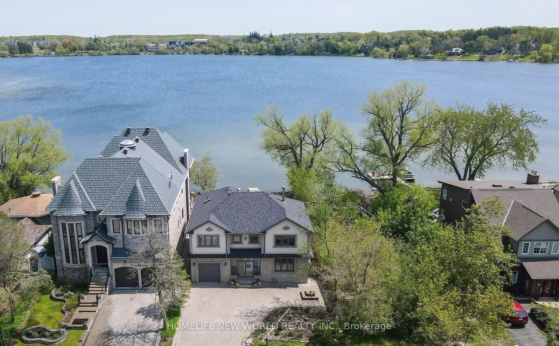 253 Lakeland Crescent