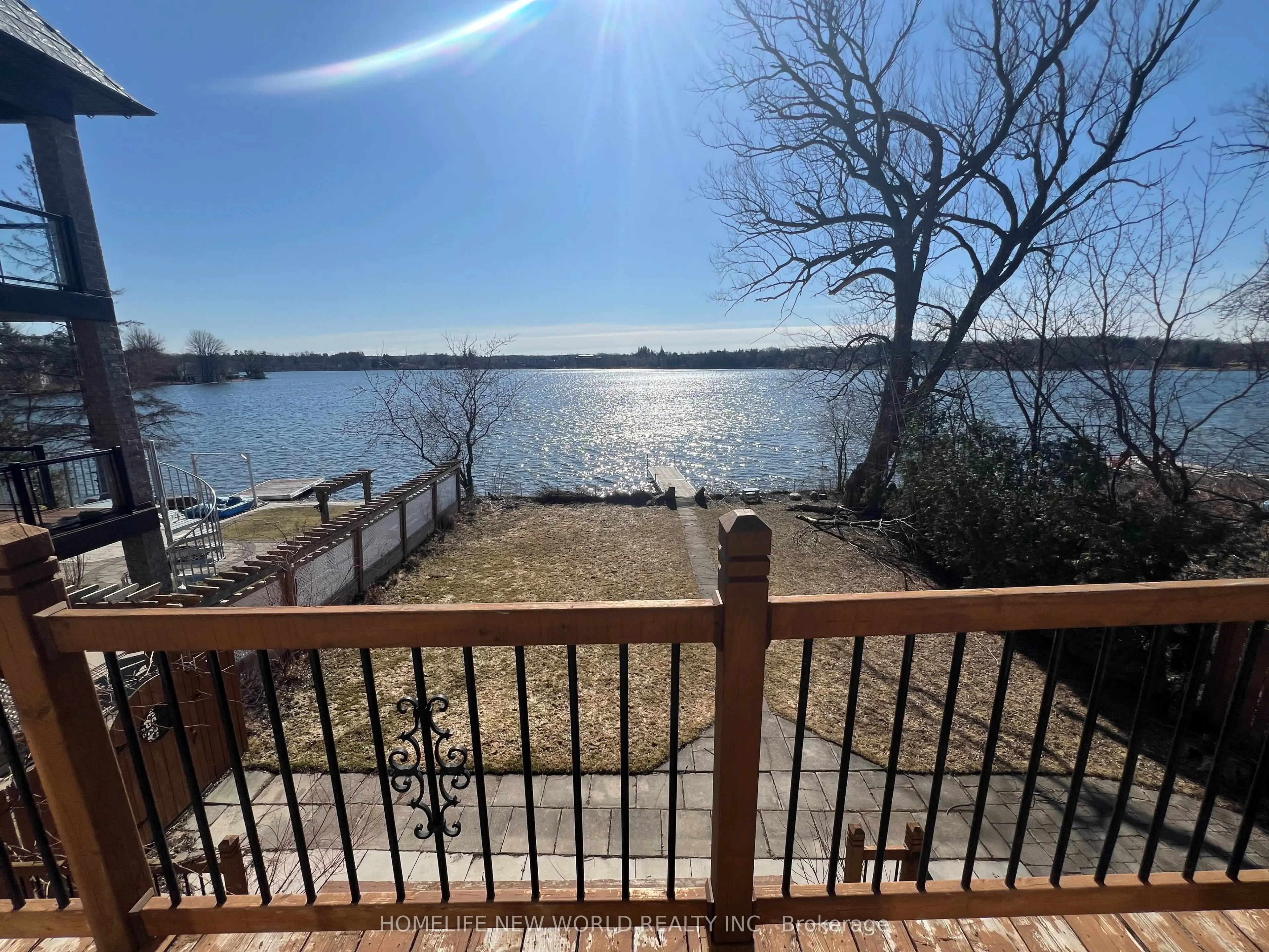 253 Lakeland Crescent