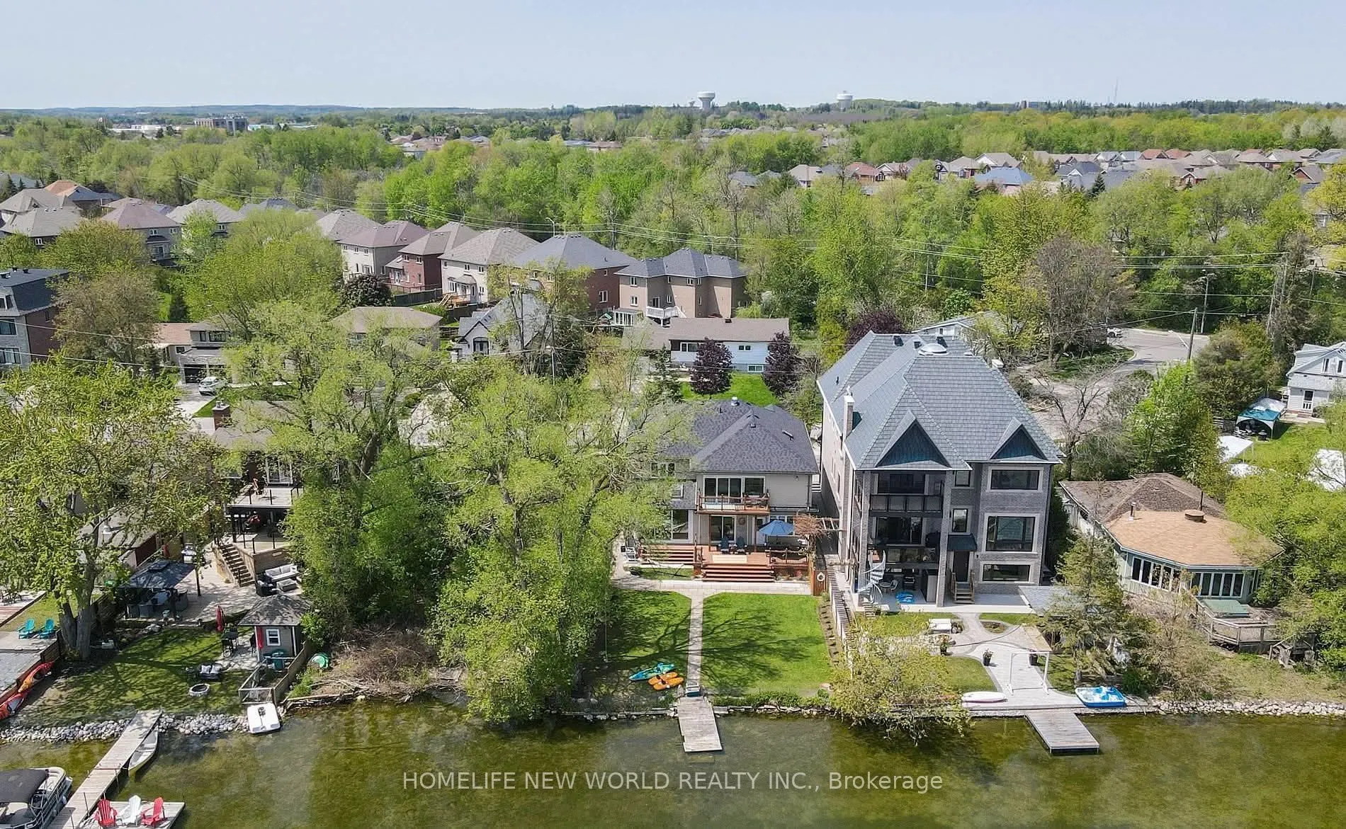 253 Lakeland Crescent